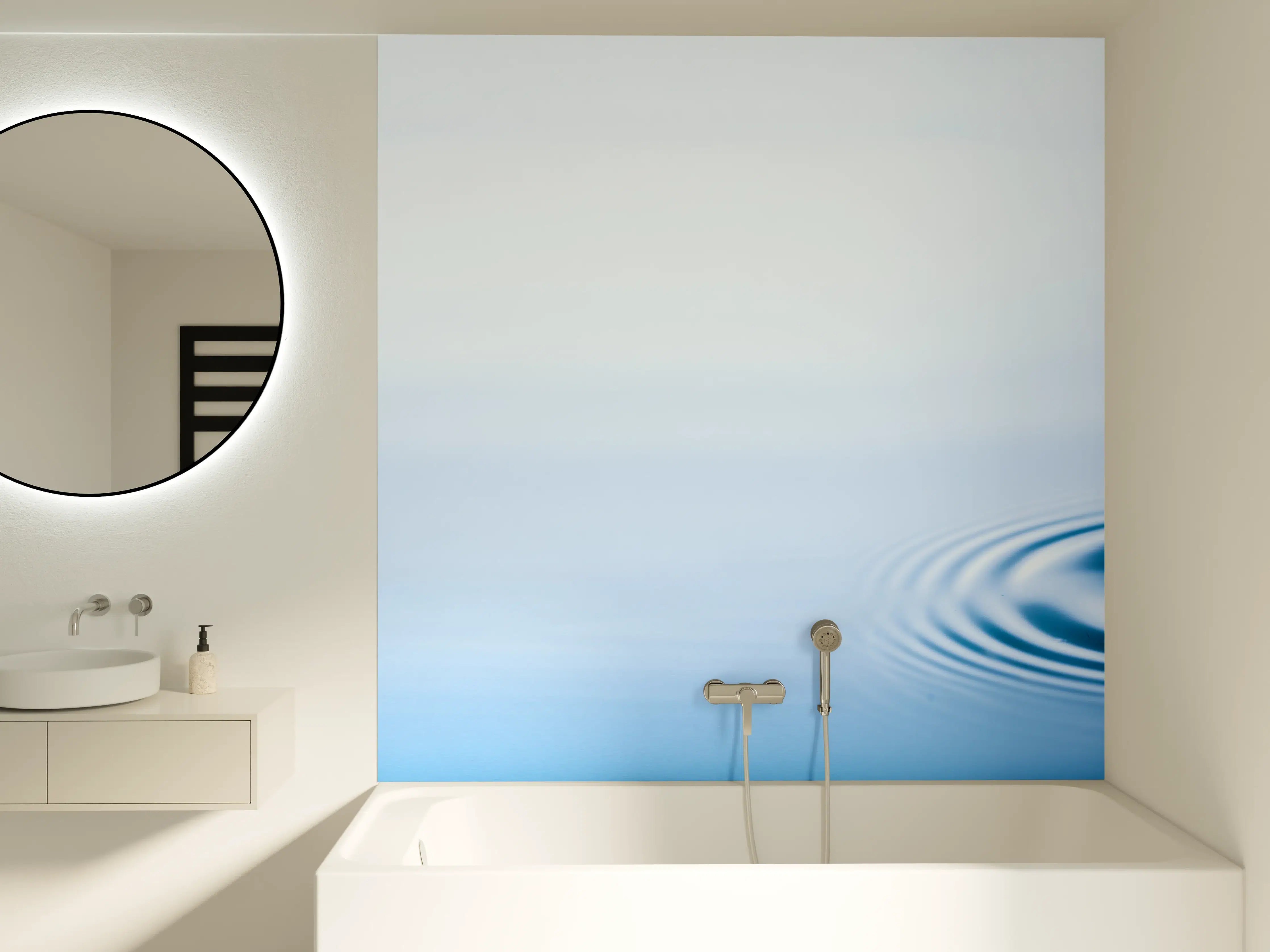 Badewannen-Rückwand - Plätschern der fallenden Wassertropfen