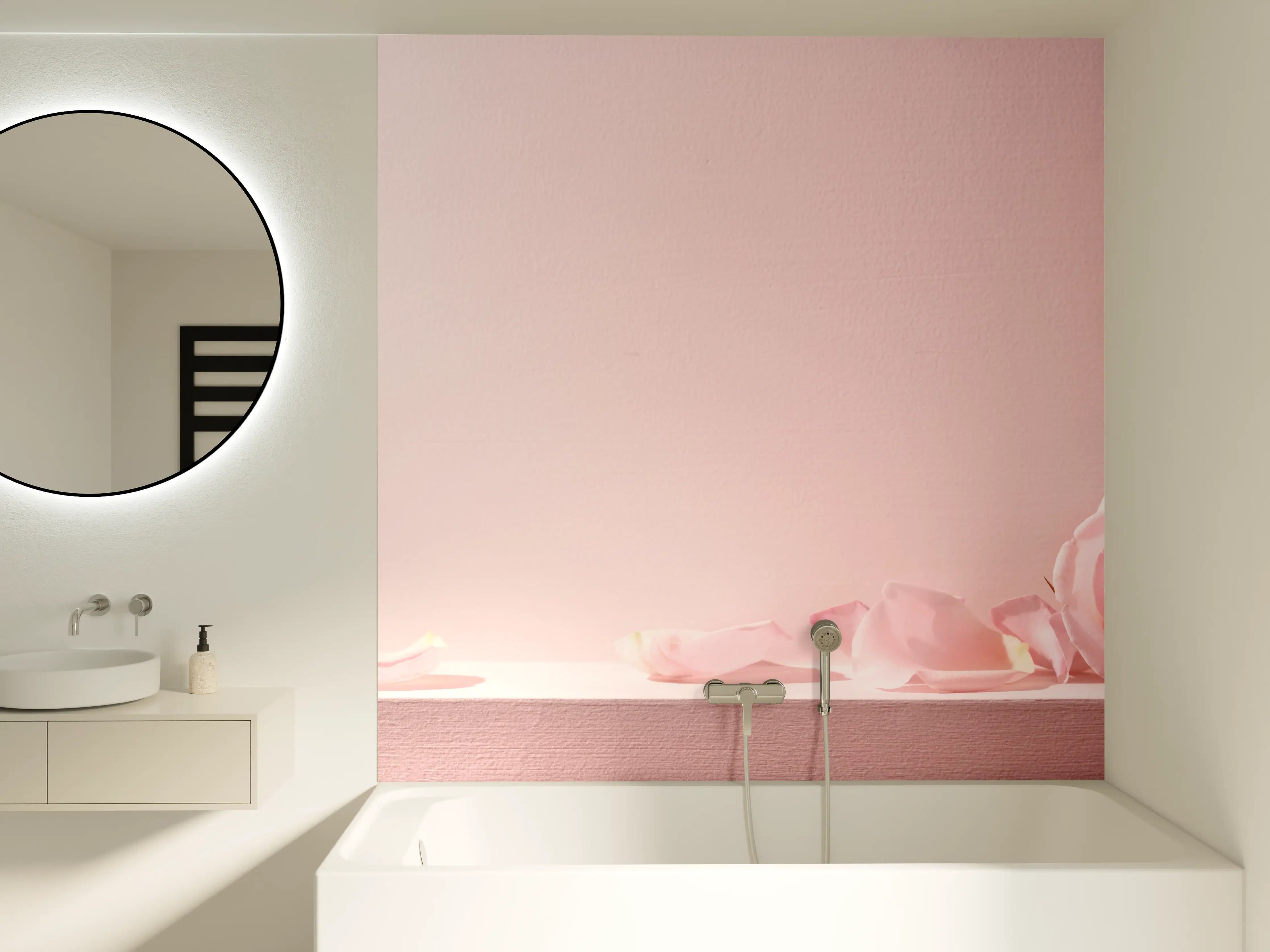 Badewannen-Rückwand - Rosa Rosen und Kerze auf einem rosa Hintergrund