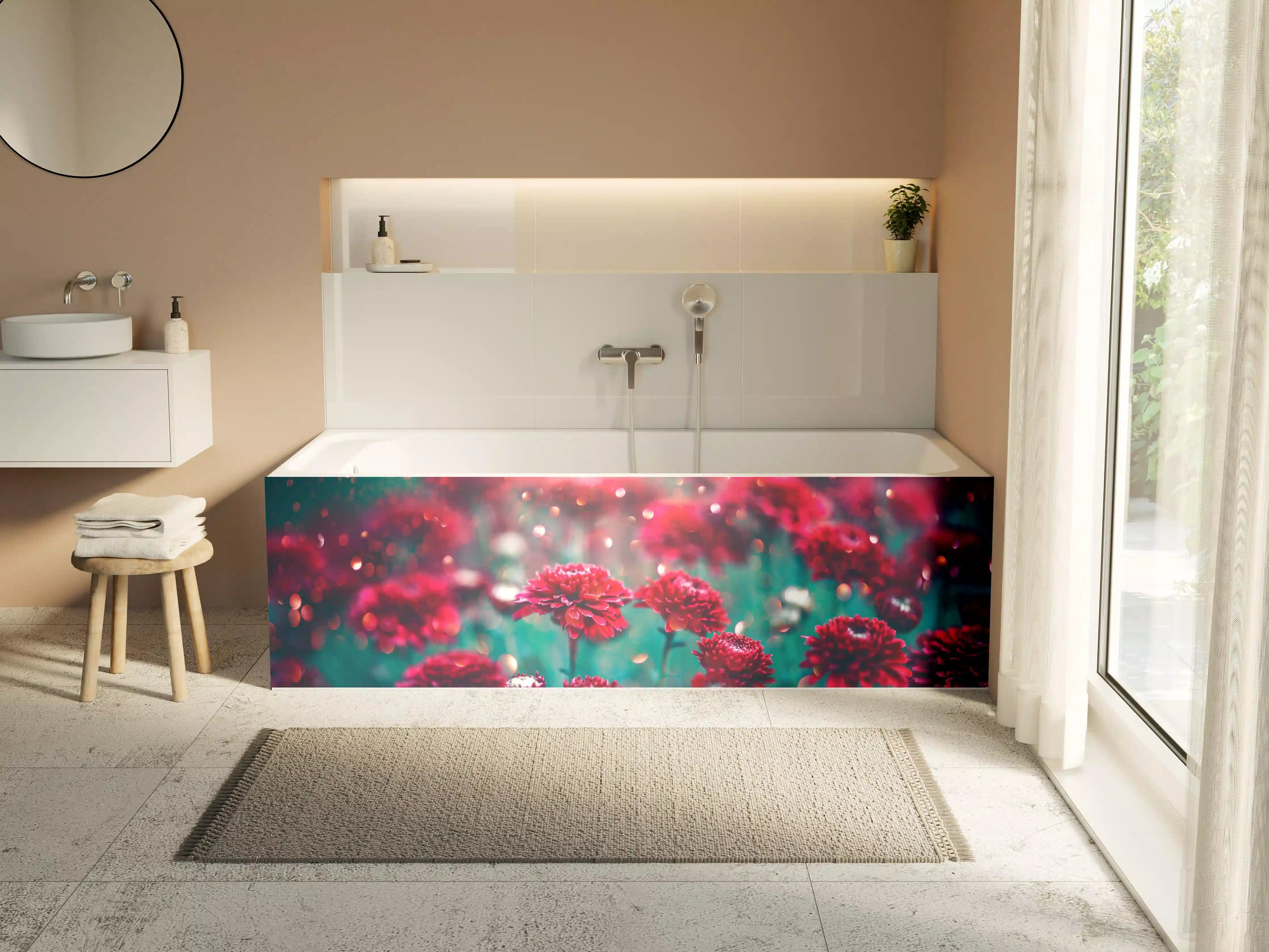 Badewannen-Rückwand - Rote Blumen funkeln im Garten