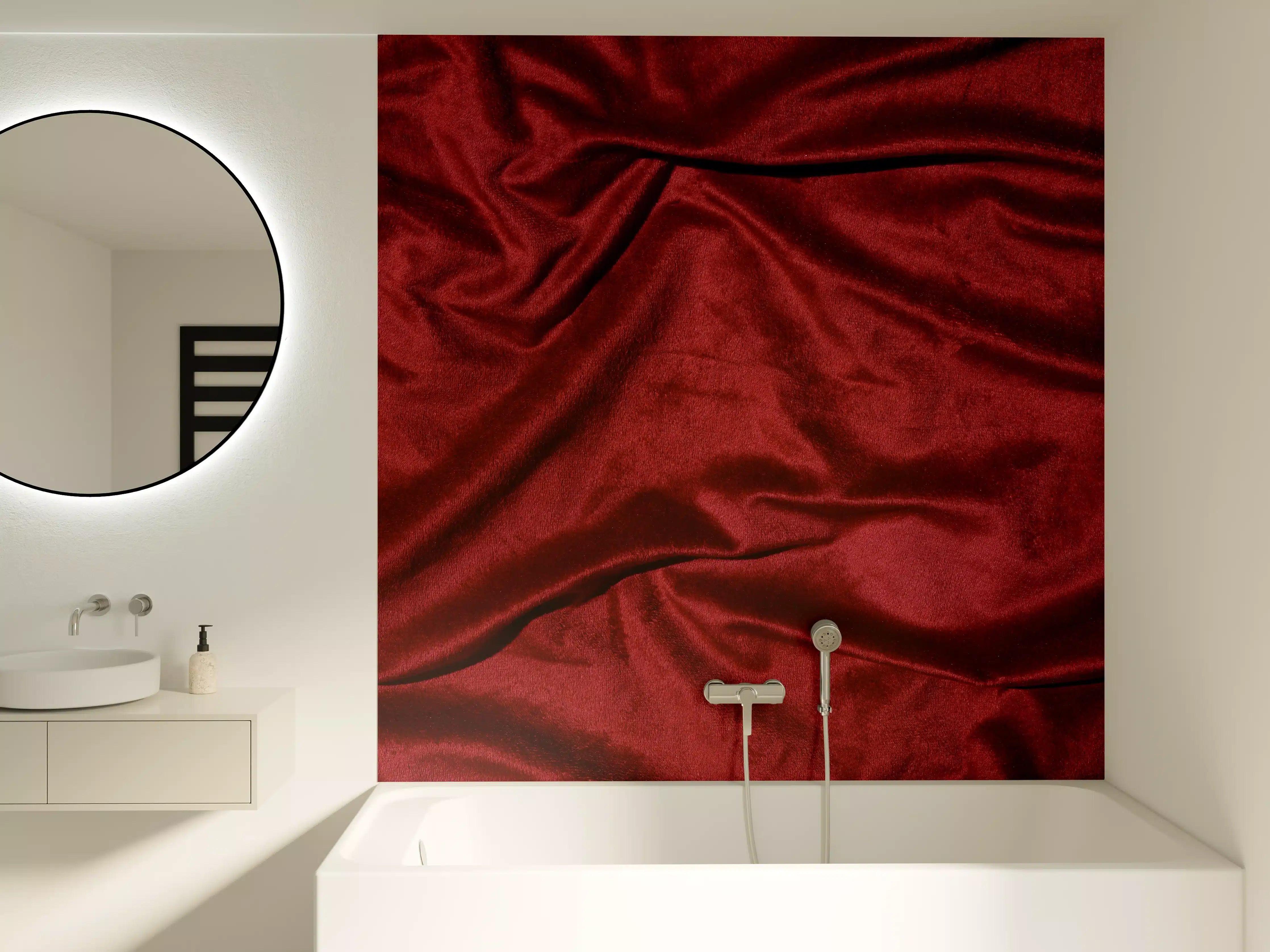 Badewannen-Rückwand - Rote Satin Seide