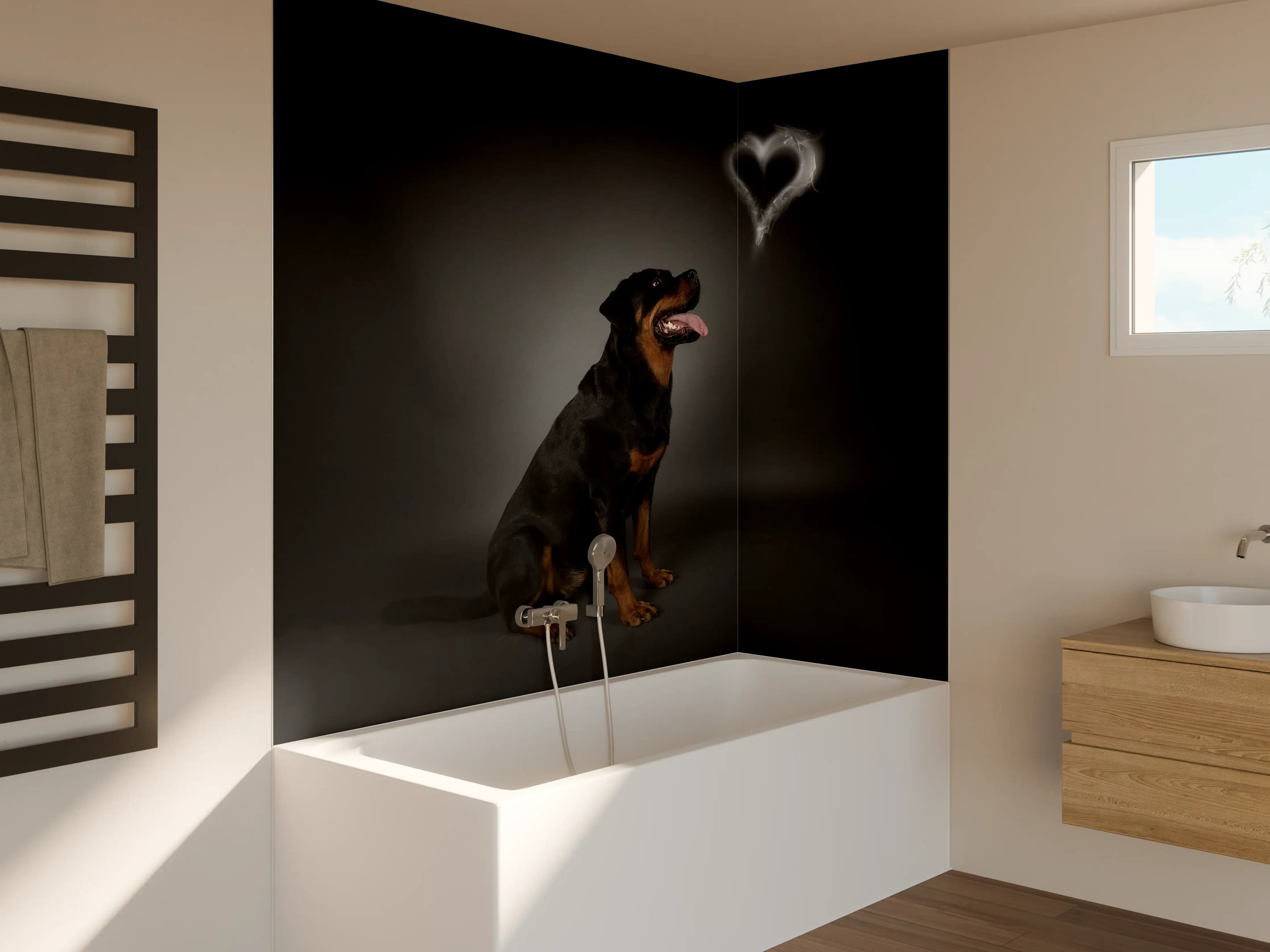 Badewannen-Rückwand - Rottweiler sitzend mit Blick auf Herz