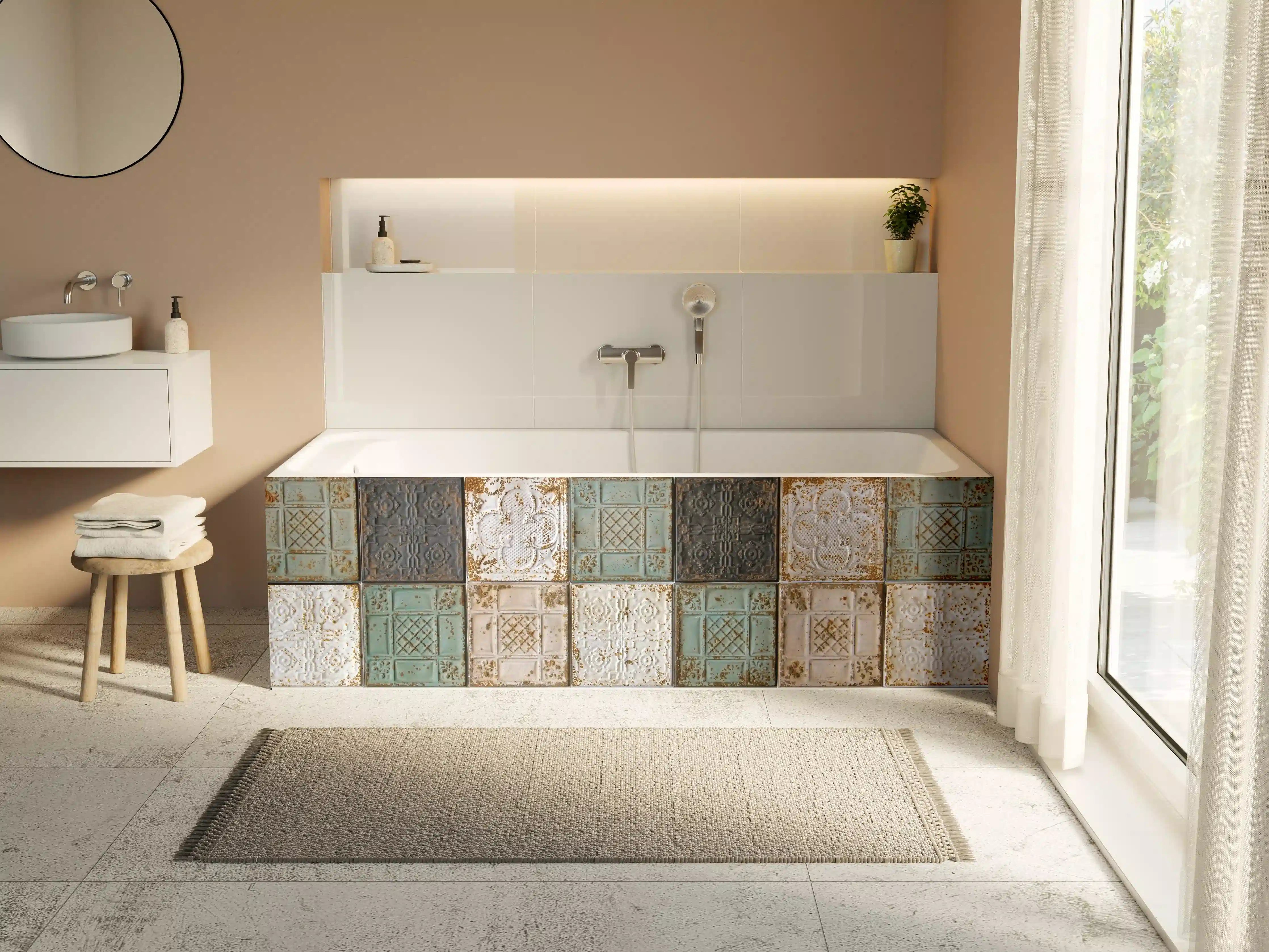 Badewannen-Rückwand - Rustikal aussehende orientalische Deckenplatten