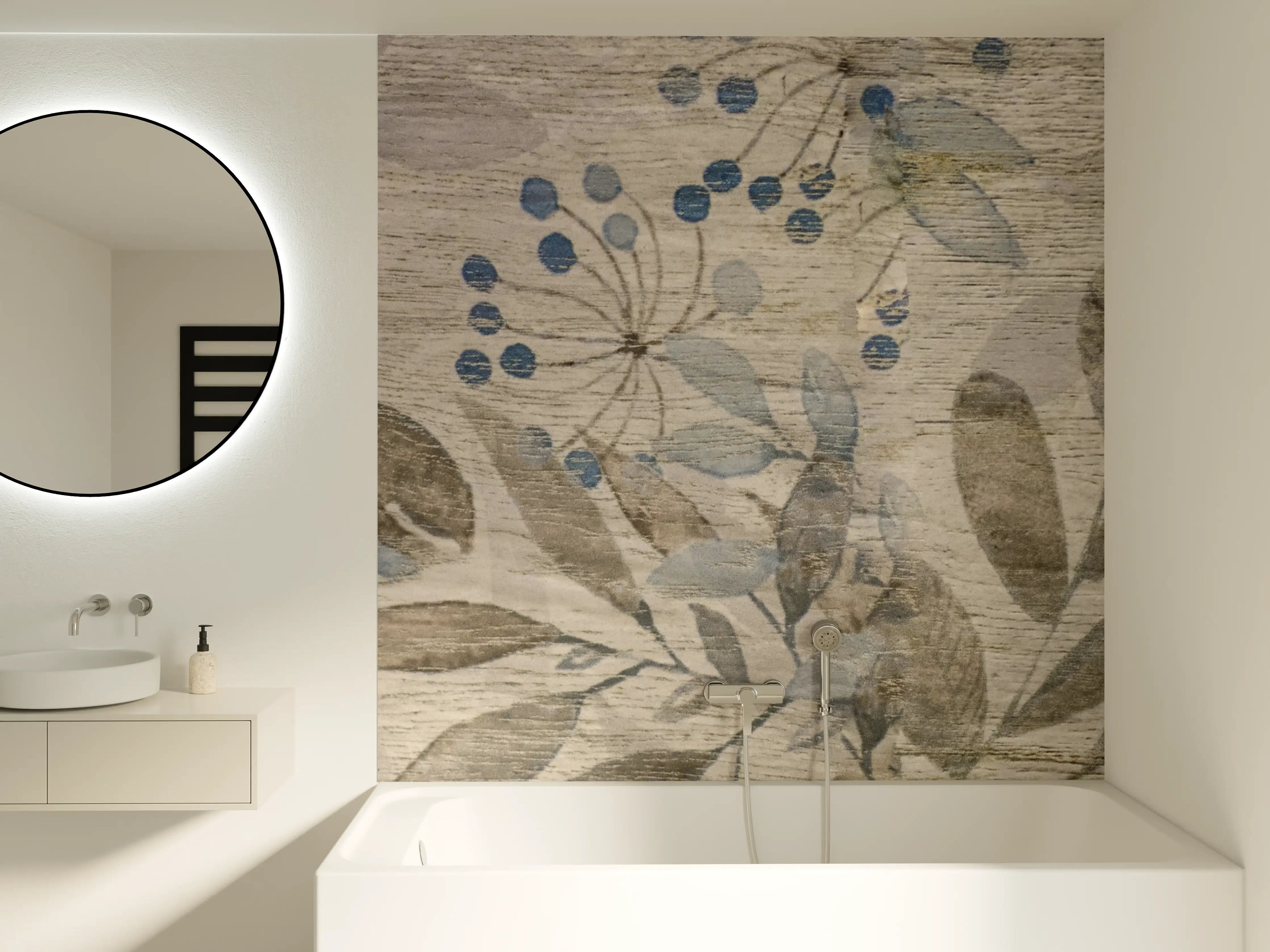 Badewannen-Rückwand - Sanfte Naturtextur mit blauen Akzenten