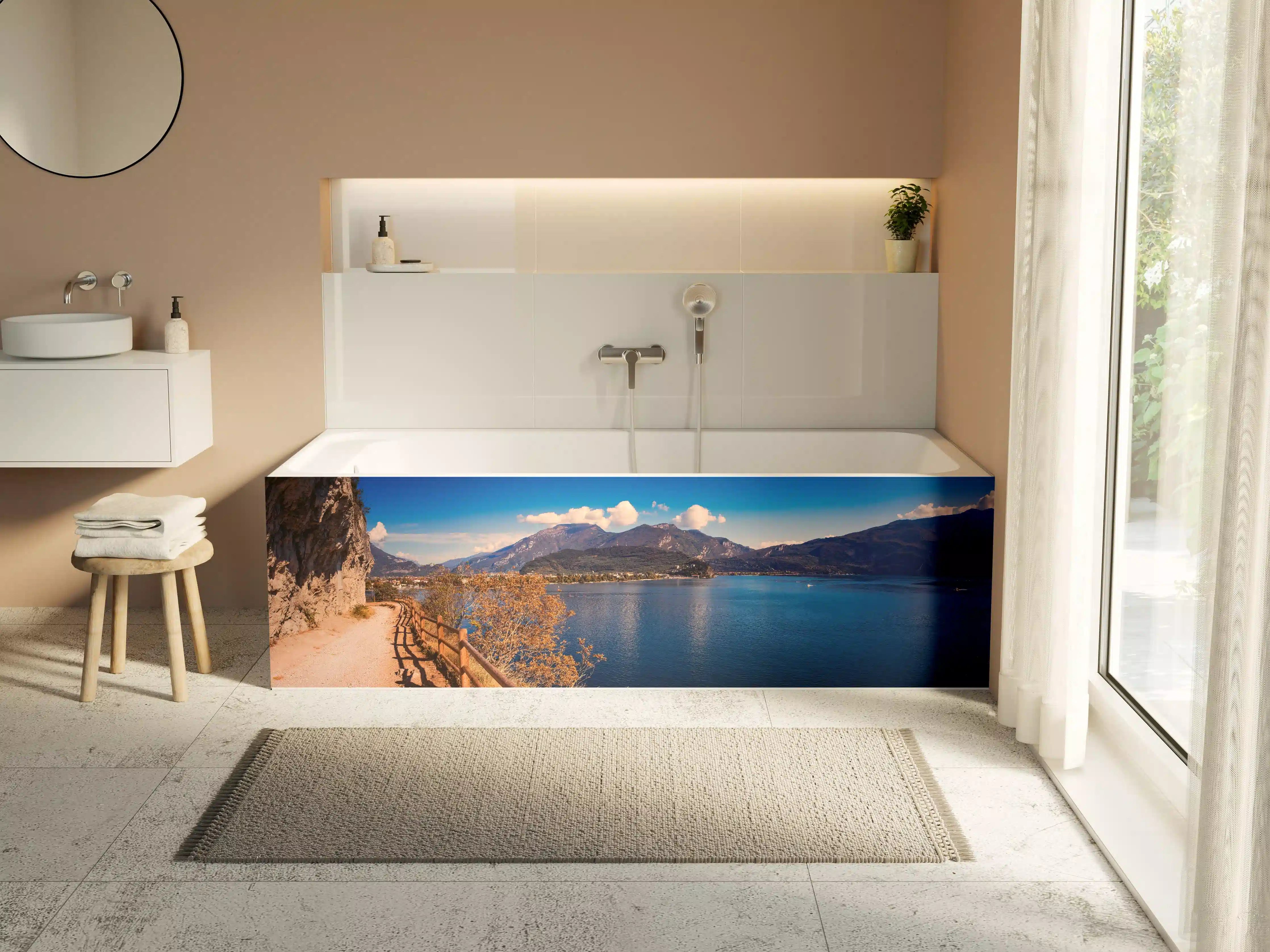 Badewannen-Rückwand - Schöne Landschaft mit Blick auf den Gardasee