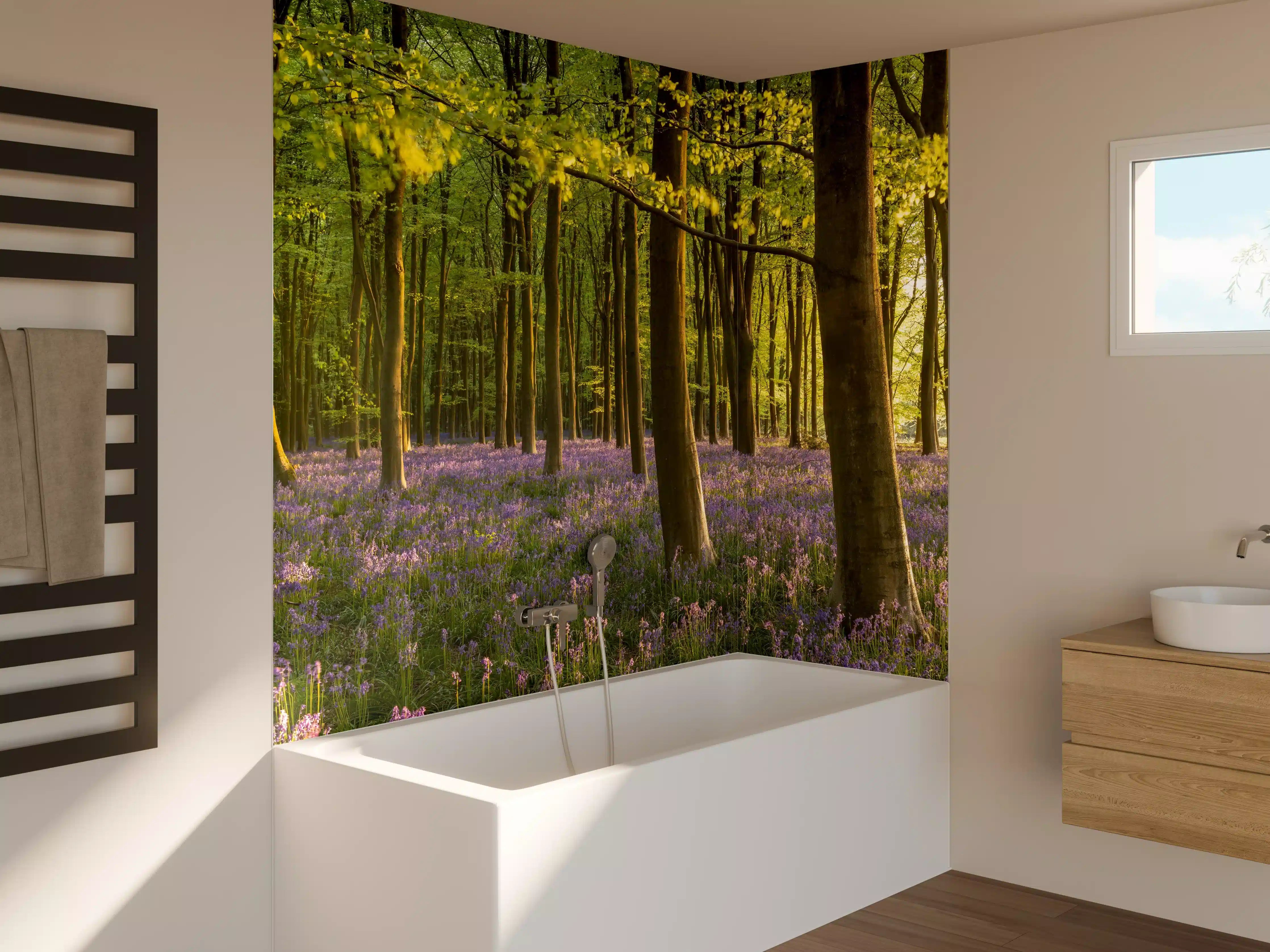 Badewannen-Rückwand - Schöner Blauglockenwald