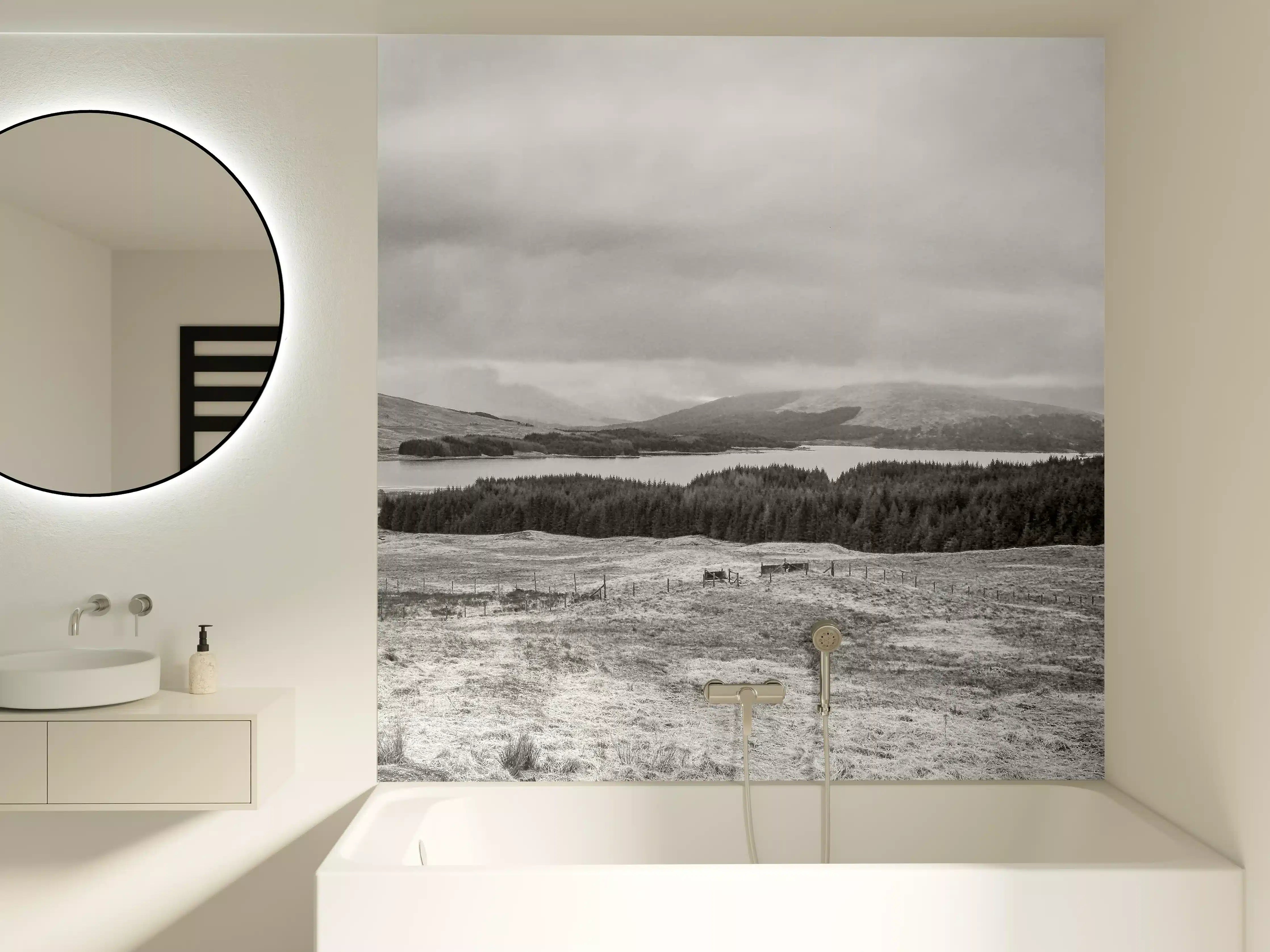 Badewannen-Rückwand - Schottische Highlands Panorama BW