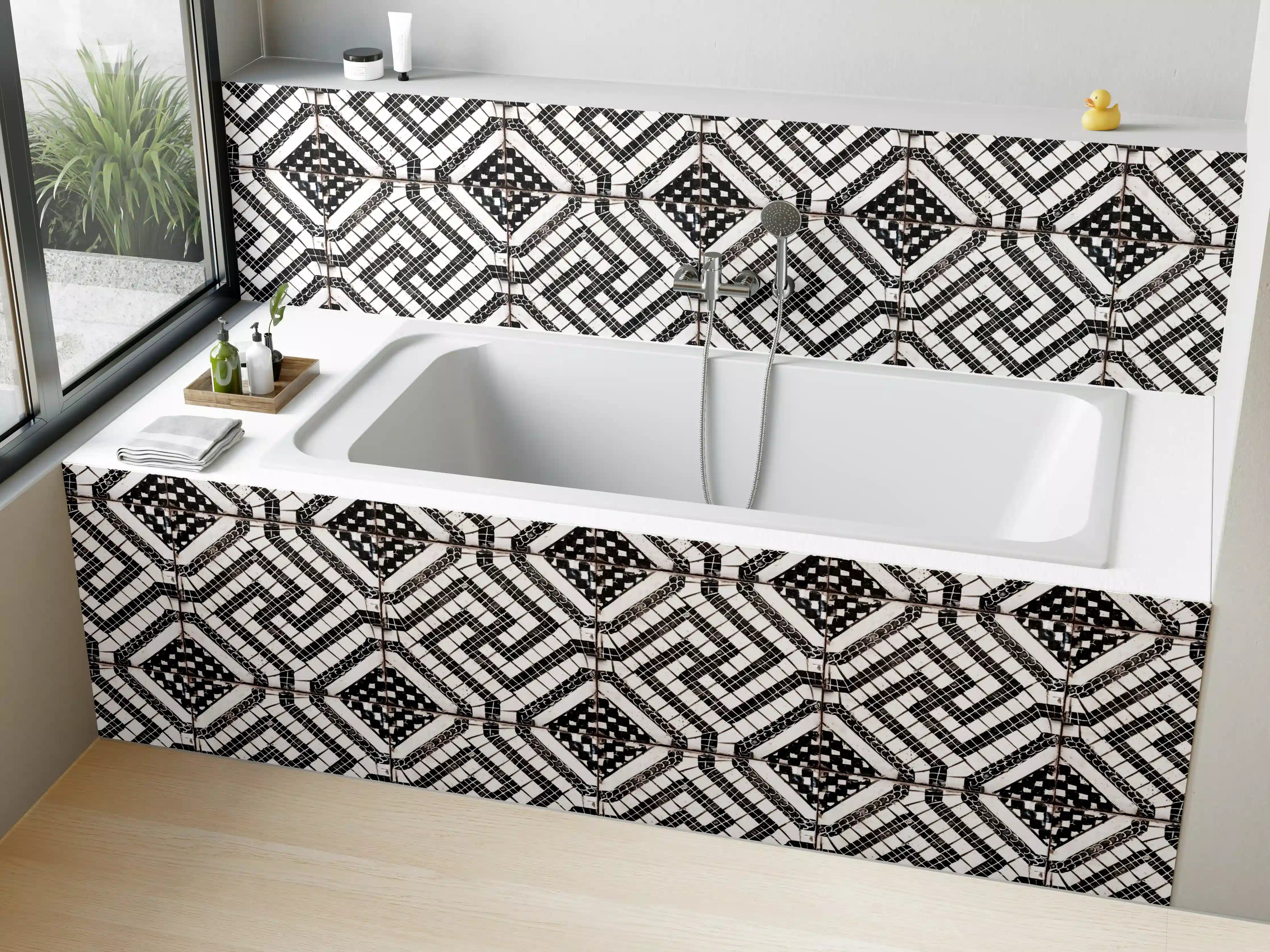 Badewannen-Rückwand - Schwarz-Weiß-Musterfliesen mit geometrischer Kunst