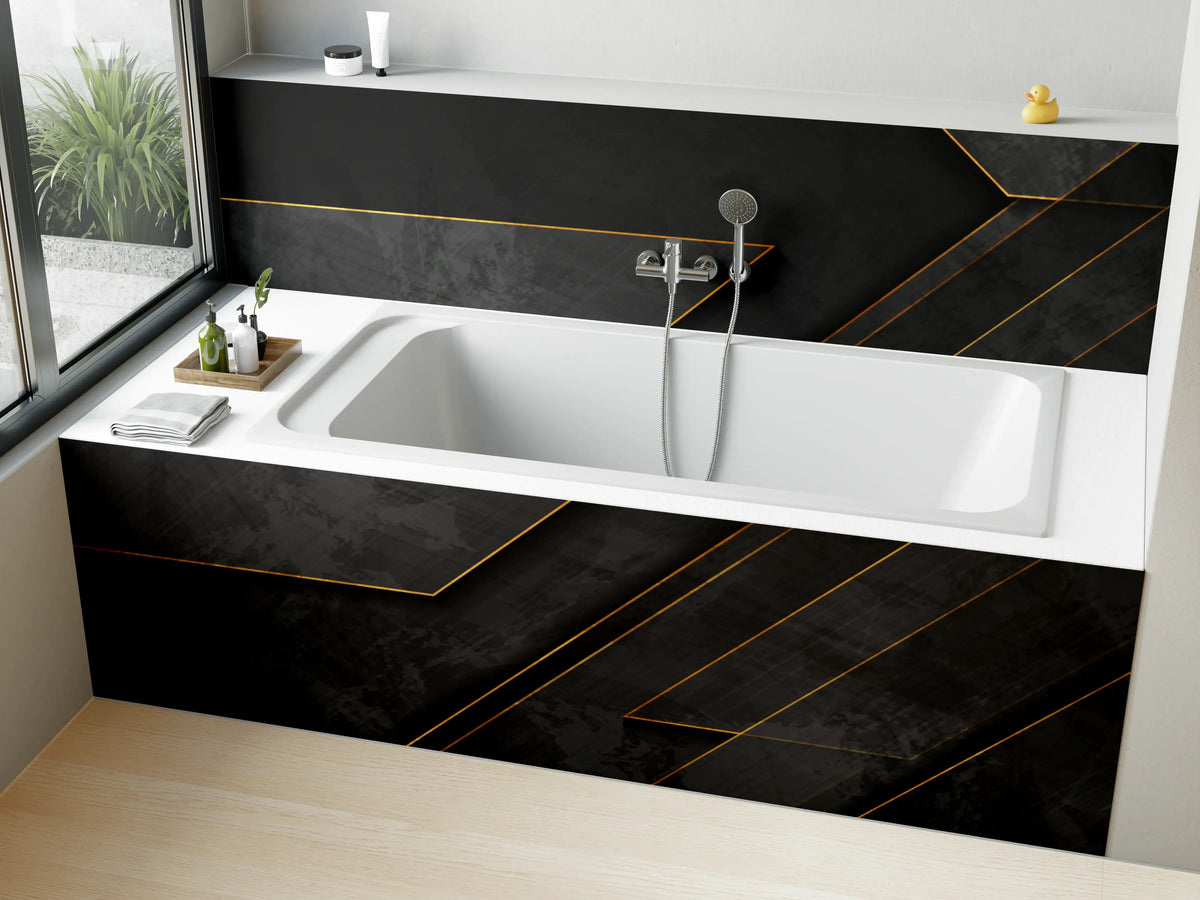Badewannen-Rückwand - Schwarze, elegante Textur mit goldenen Akzenten