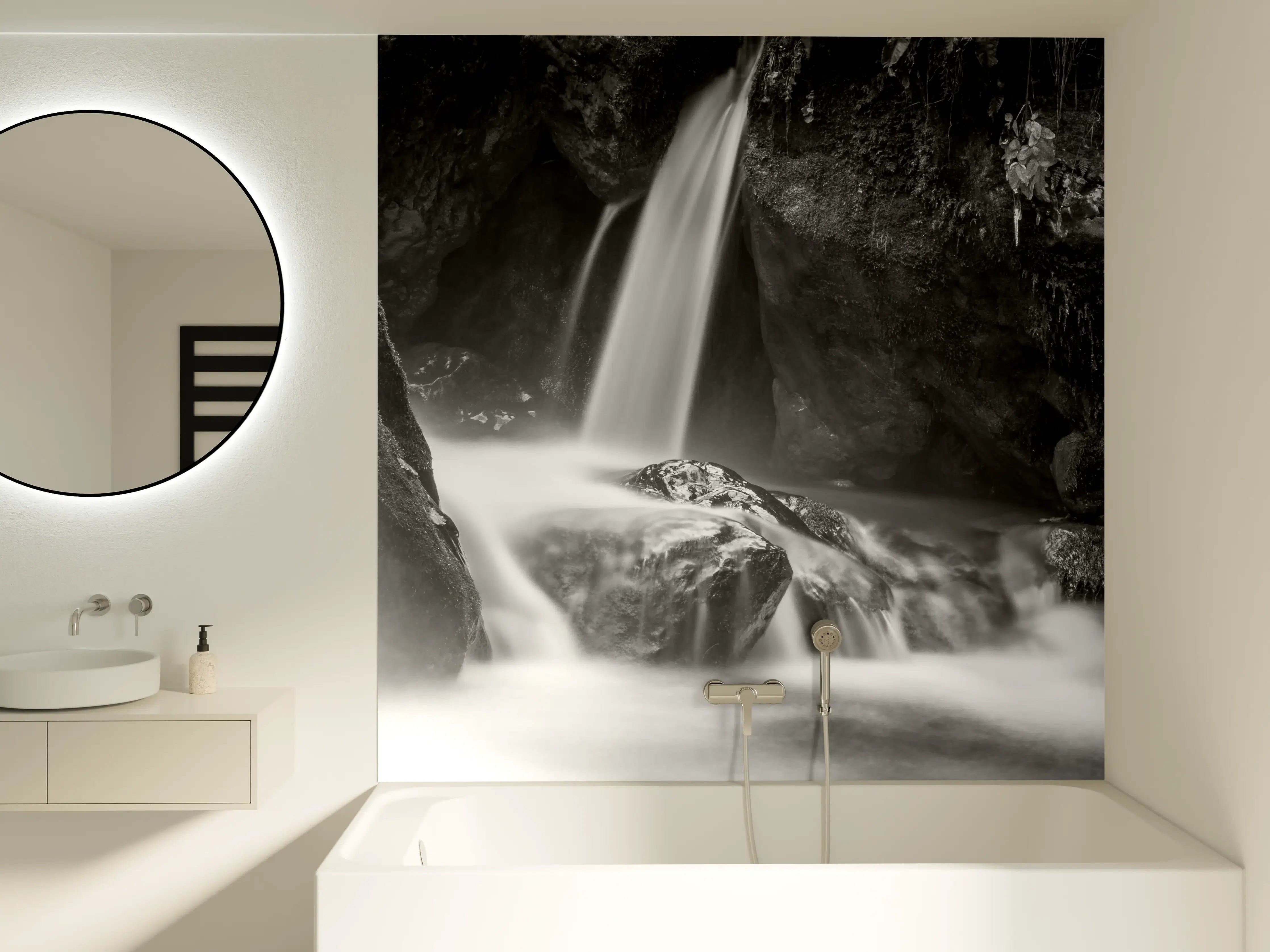 Badewannen-Rückwand - Schwarzweißer Wasserfall
