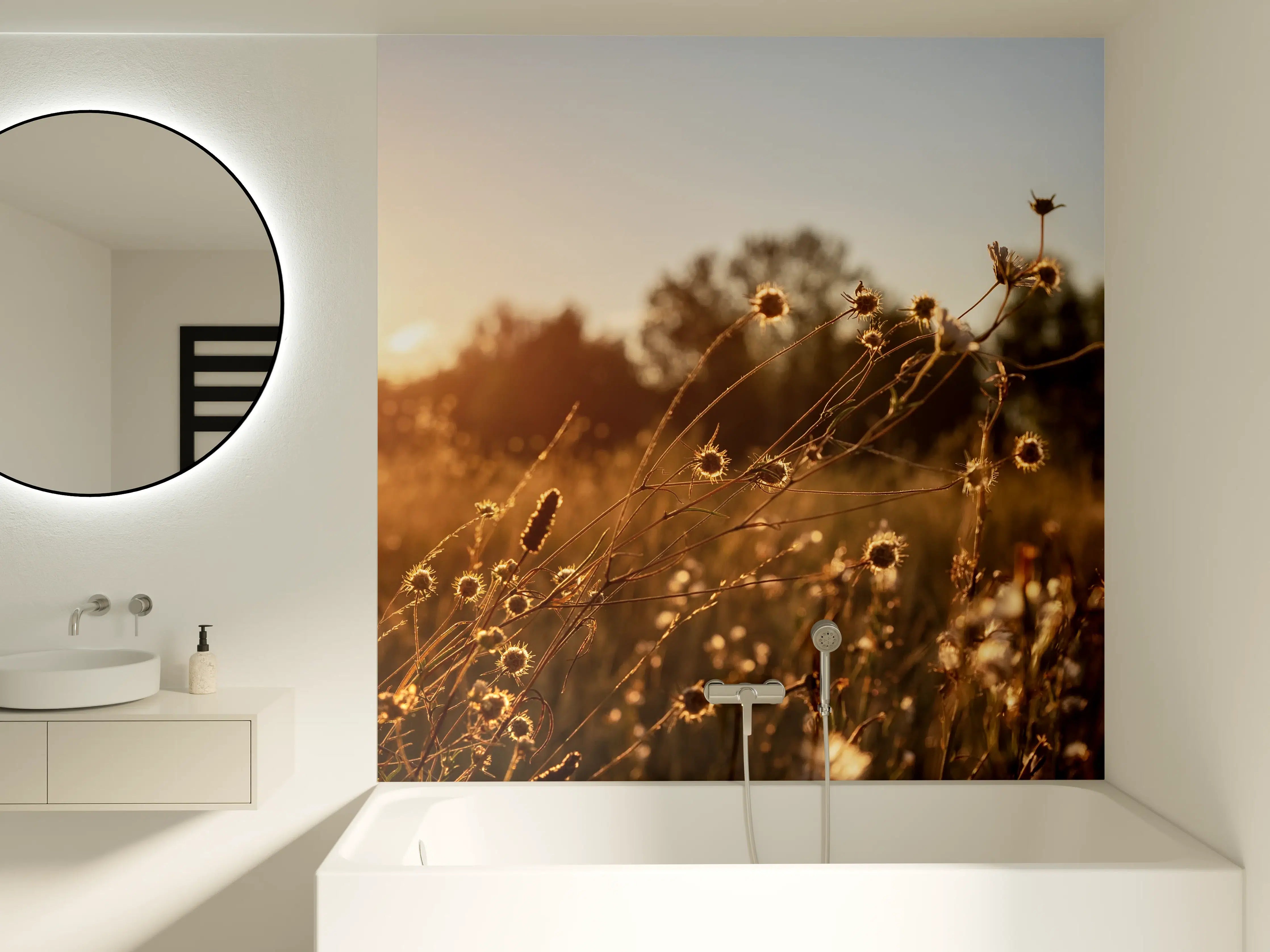 Badewannen-Rückwand - Sonnenaufgang über einer Blumenwiese