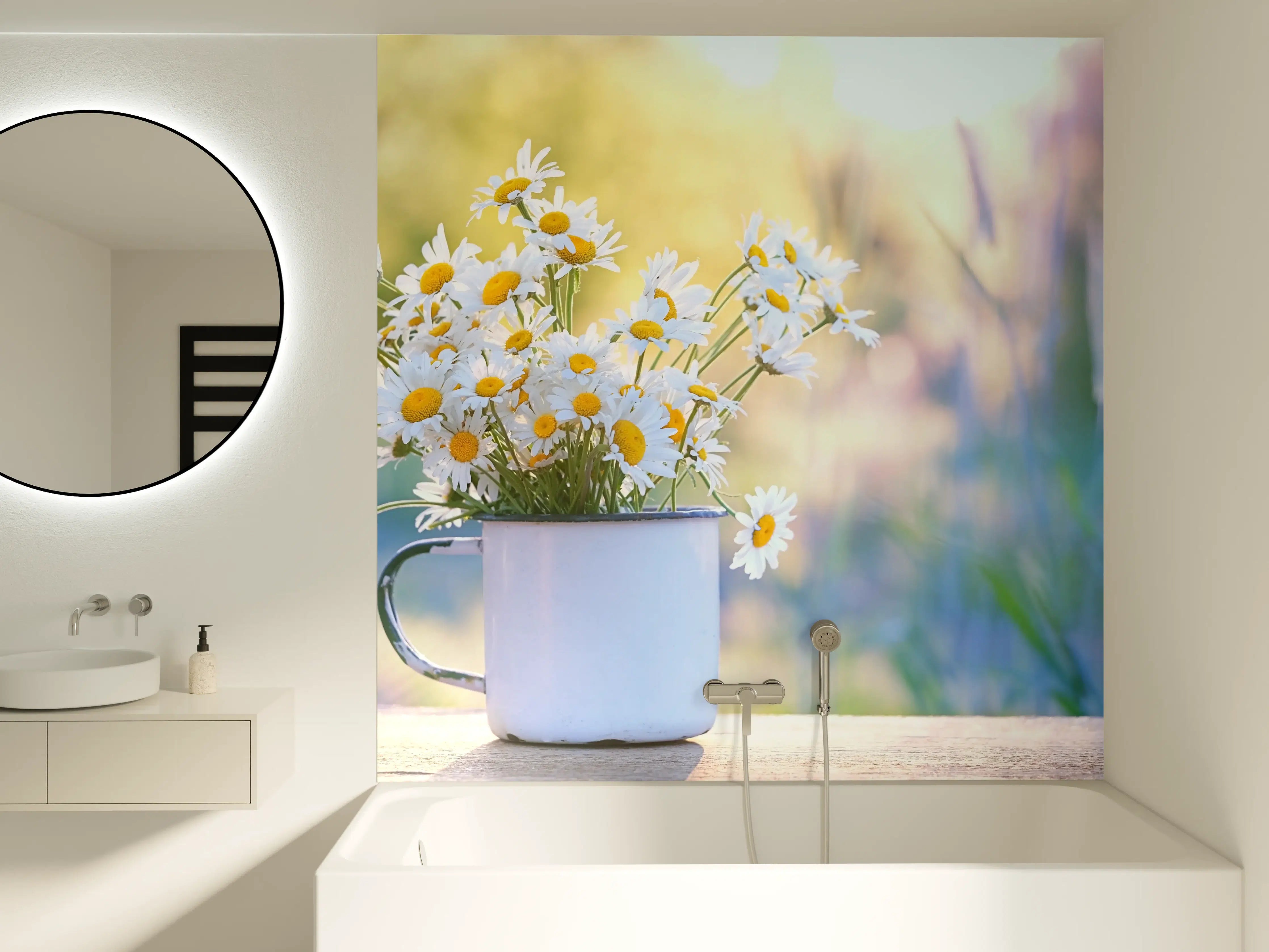 Badewannen-Rückwand - Sonnenbeschienene Gänseblümchen