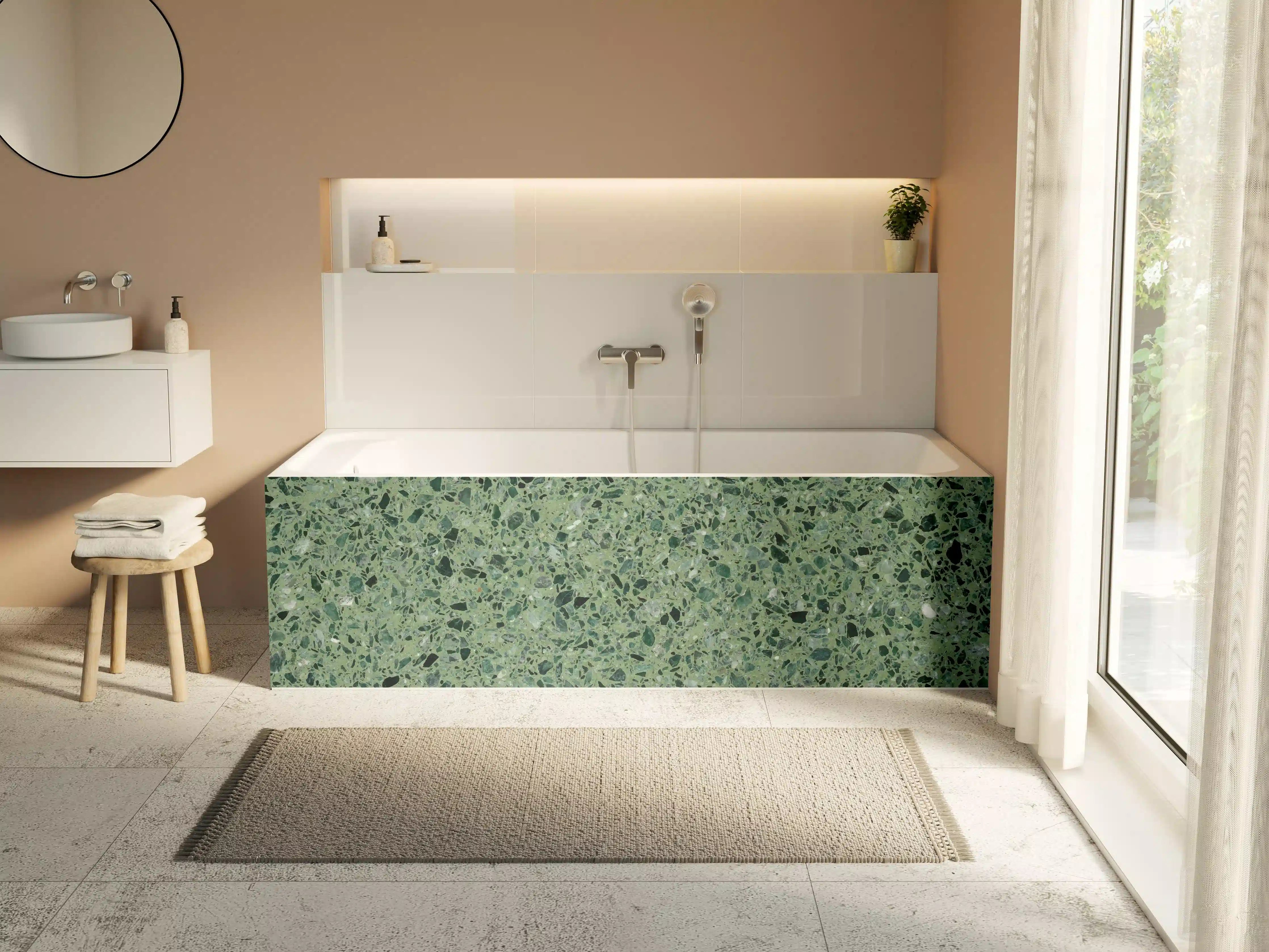 Badewannen-Rückwand - Terrazzo Textur auf türkisem Hintergrund