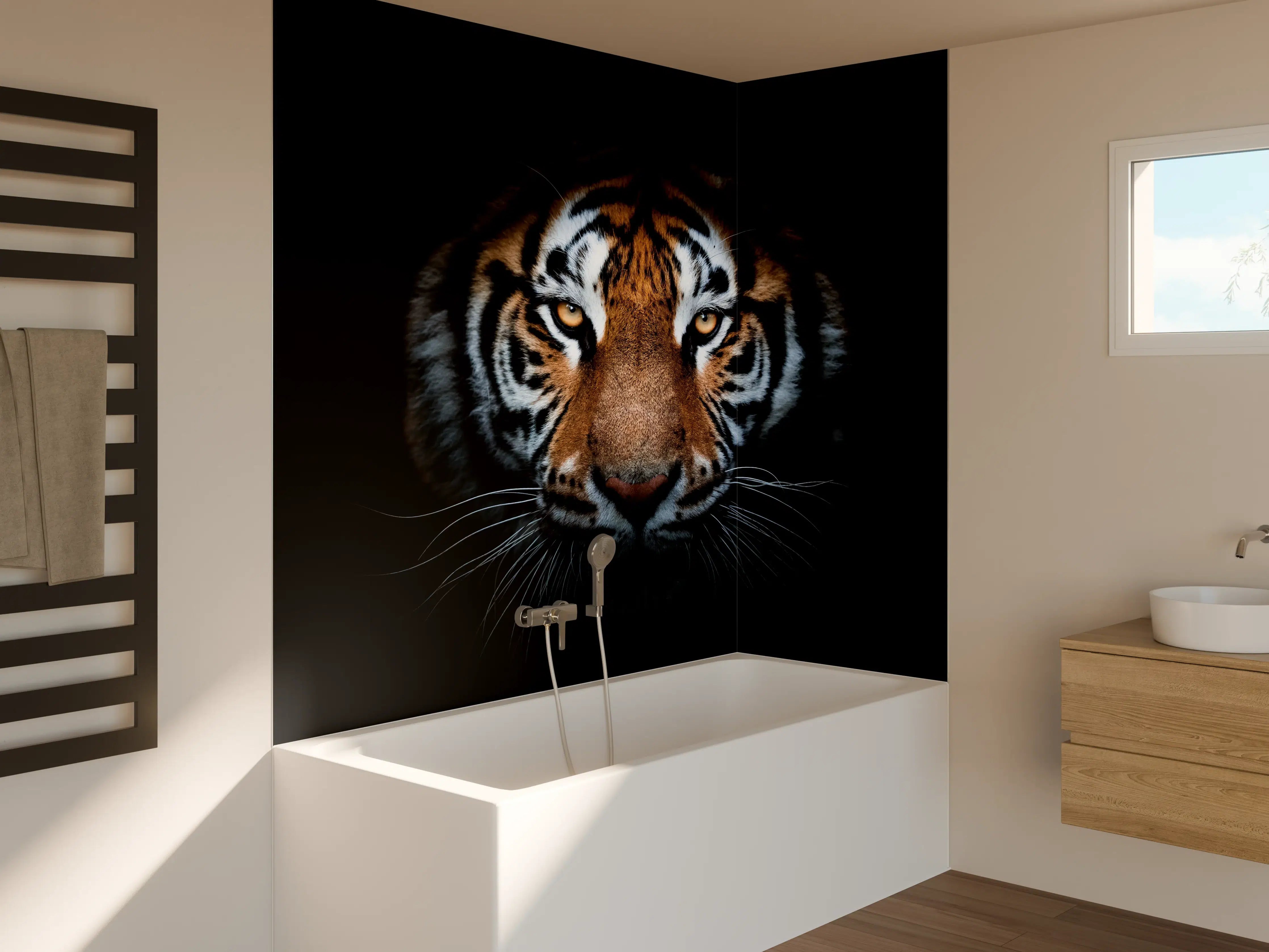Badewannen-Rückwand - Tiger-Portrait Schwarzer Hintergrund