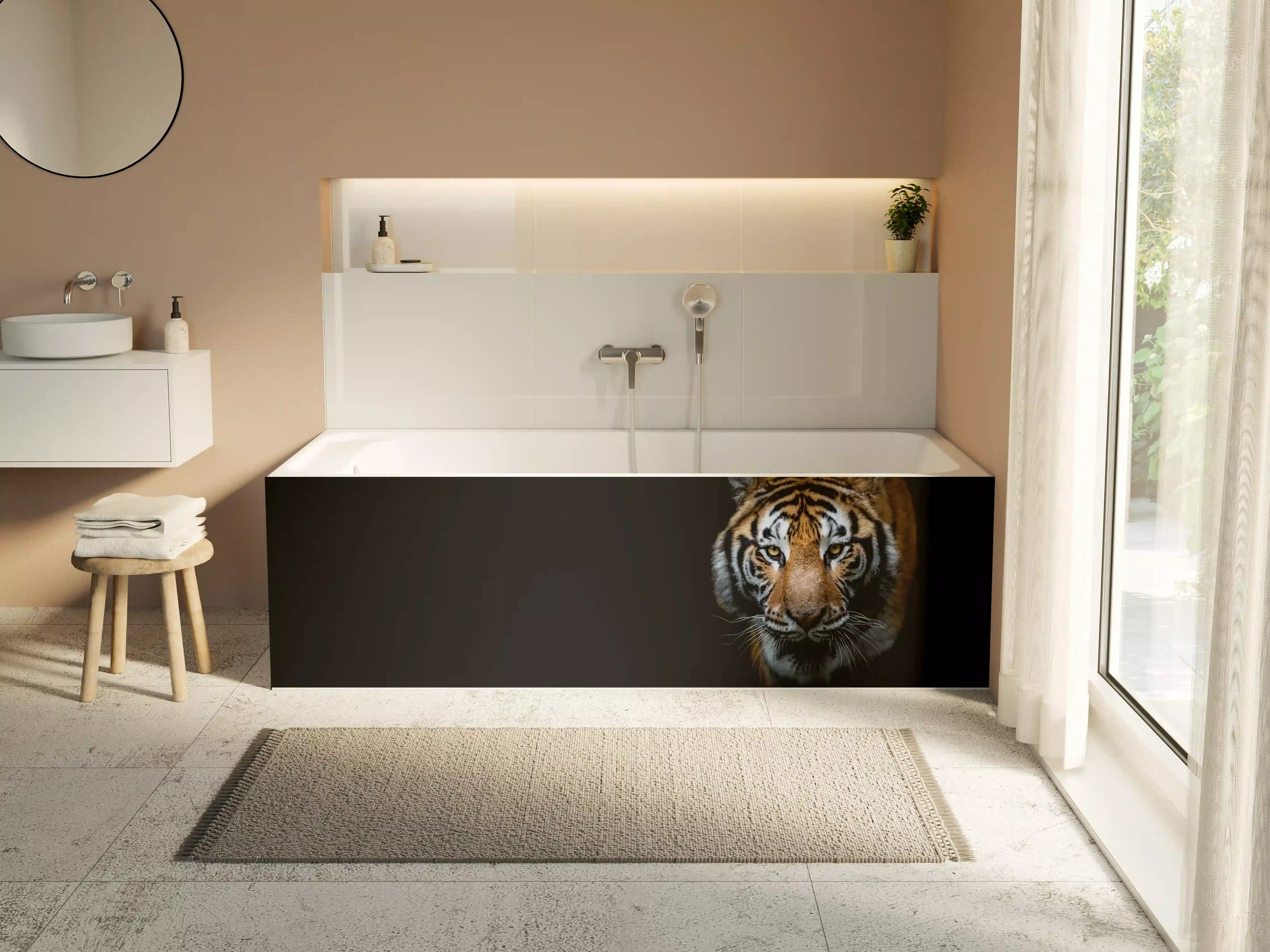Badewannen-Rückwand - Tiger auf schwarzem Hintergrund