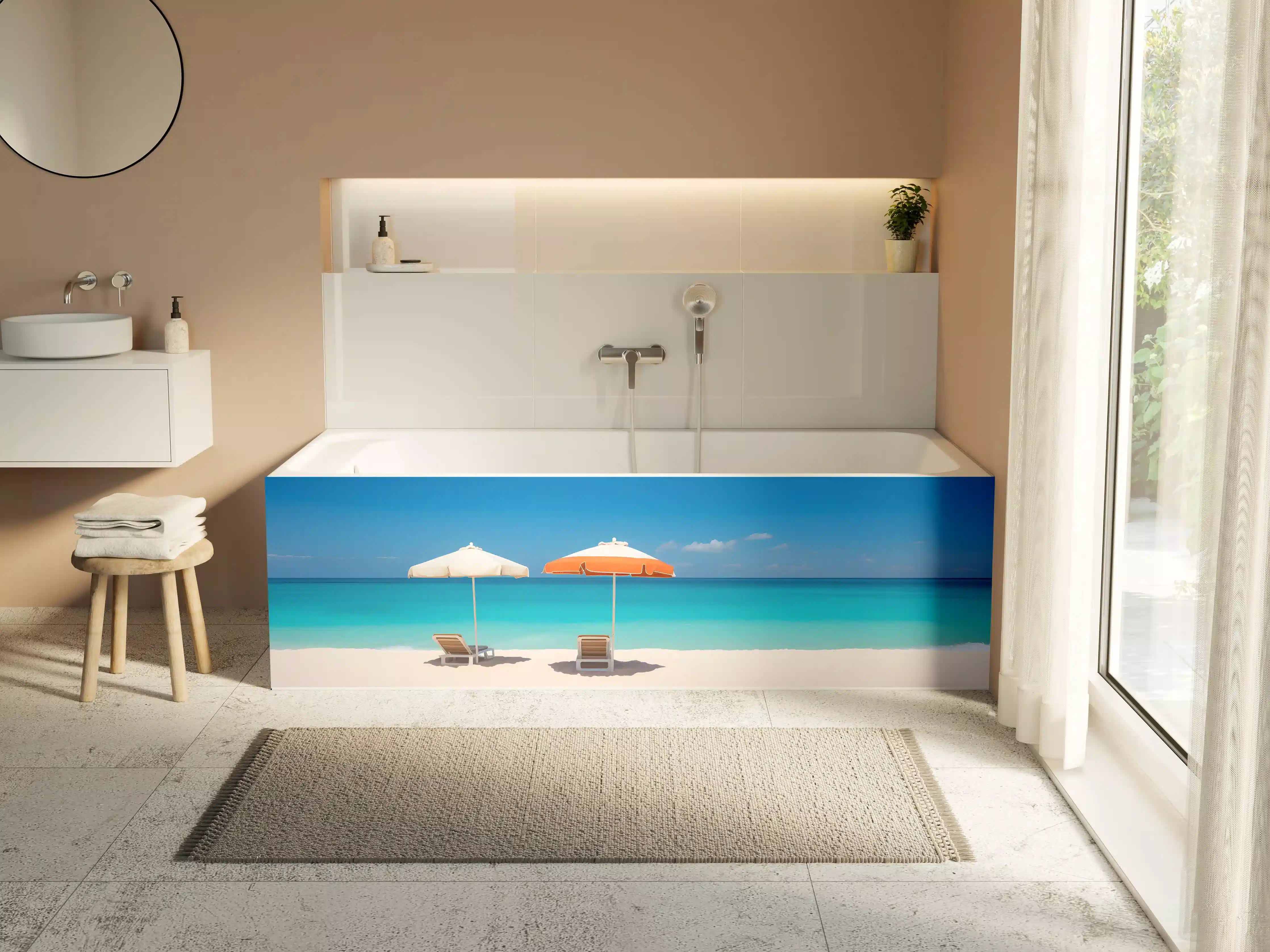 Badewannen-Rückwand - Tropischer Strand mit Sonnenschirmen