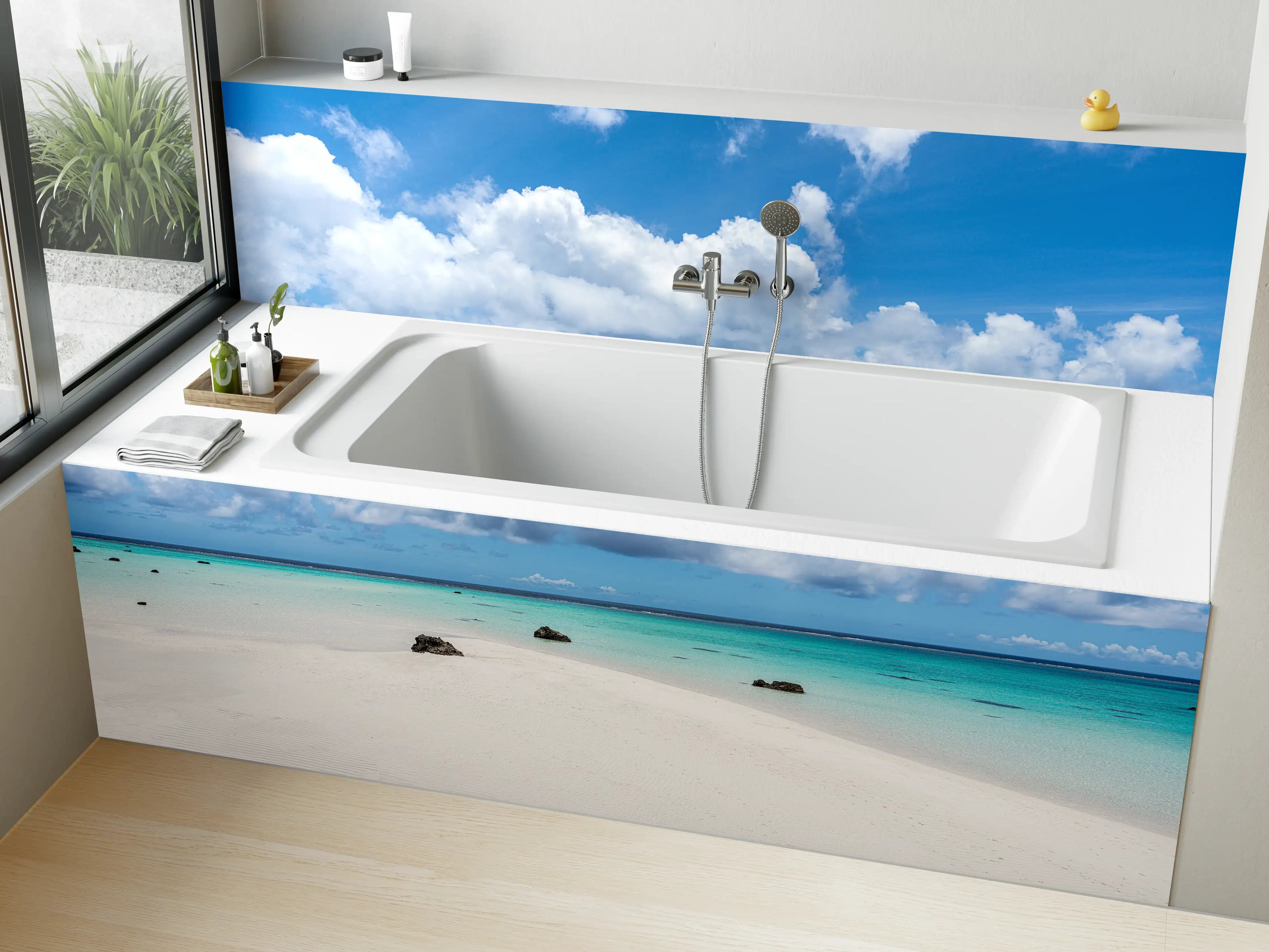 Badewannen-Rückwand - Tropischer Strand mit klarem Wasser