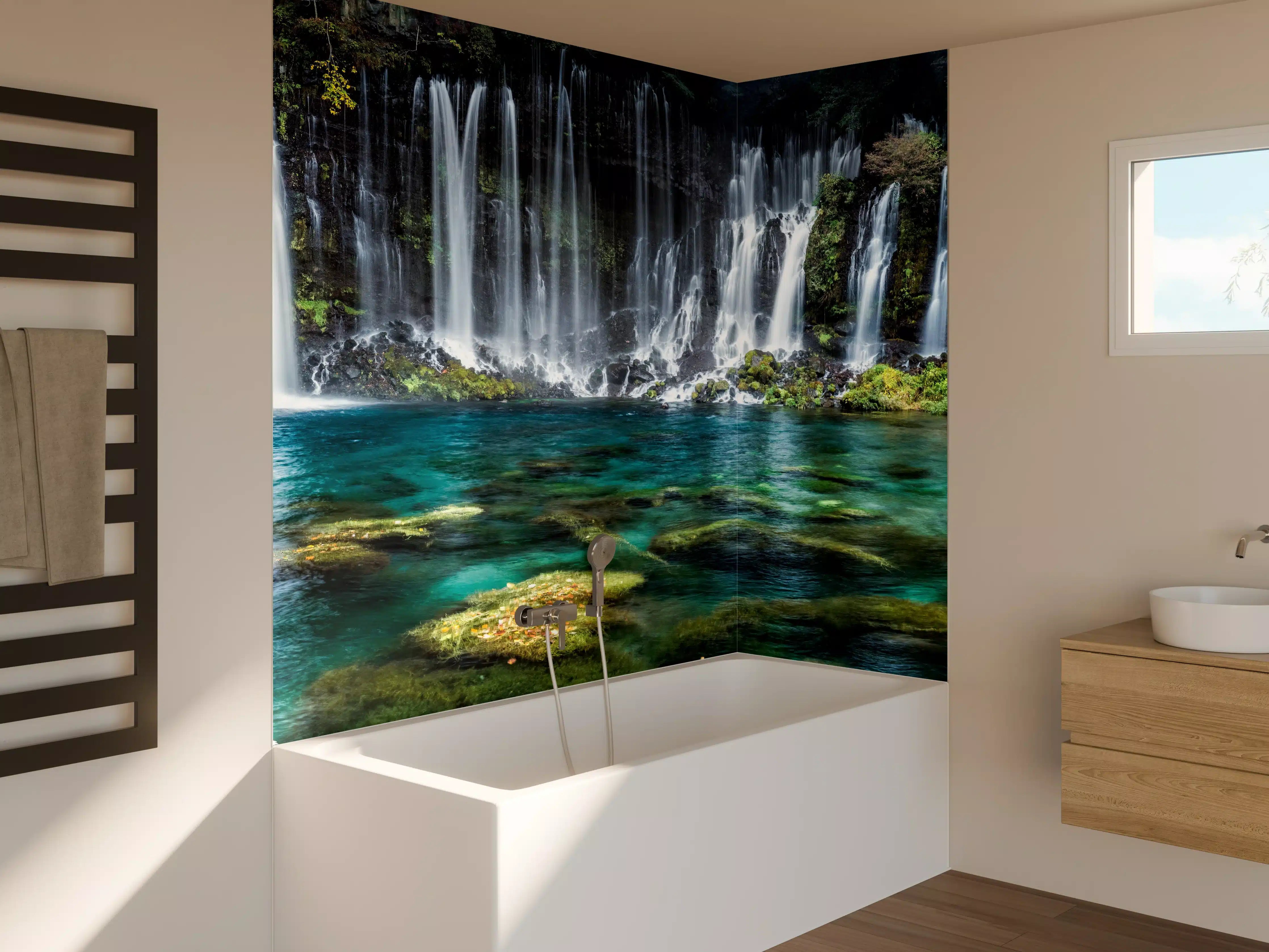 Badewannen-Rückwand - Türkisblaue Wasserfälle in Japan
