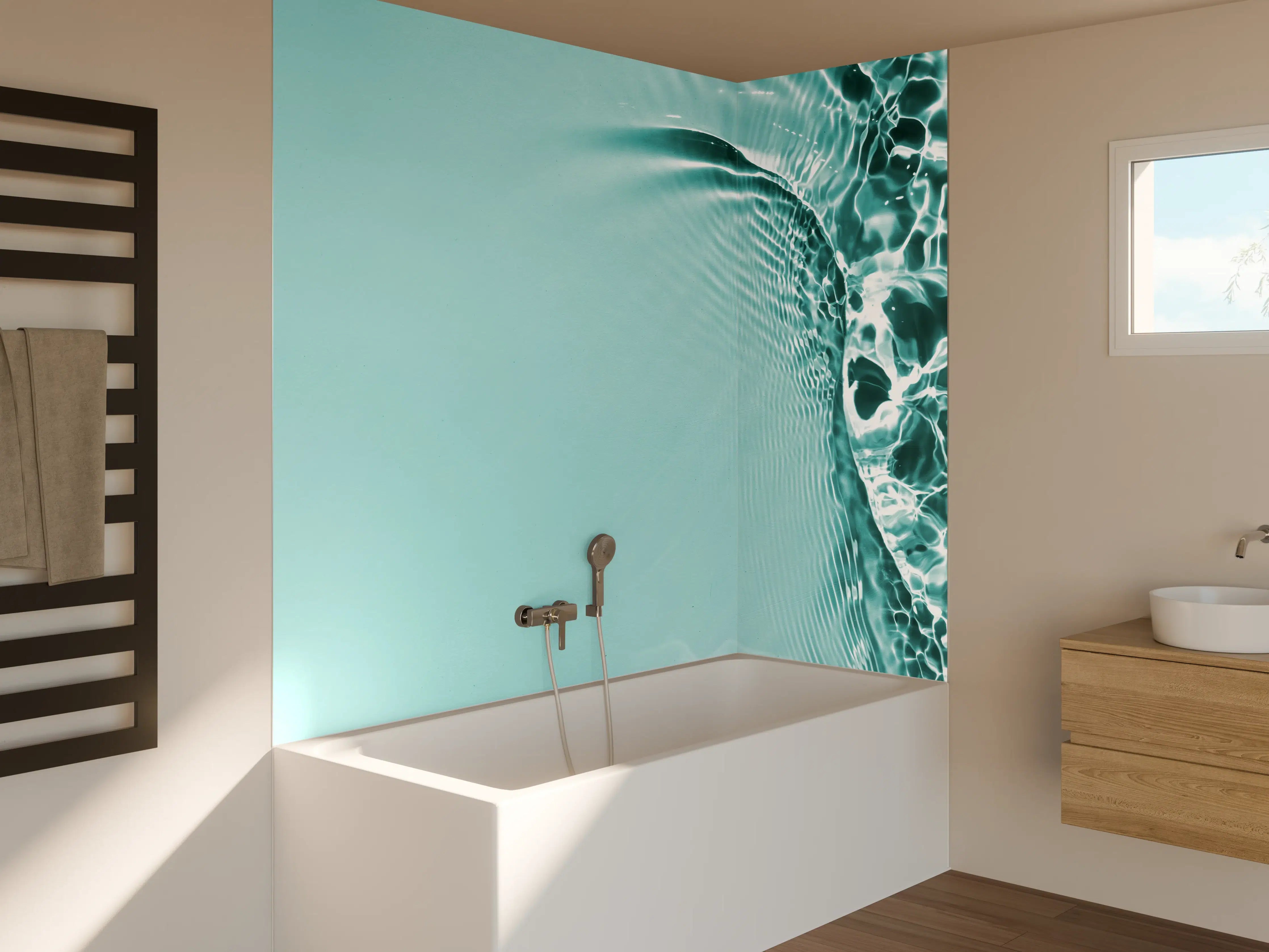 Badewannen-Rückwand - Türkisblaues Wasser mit Lichtreflexen