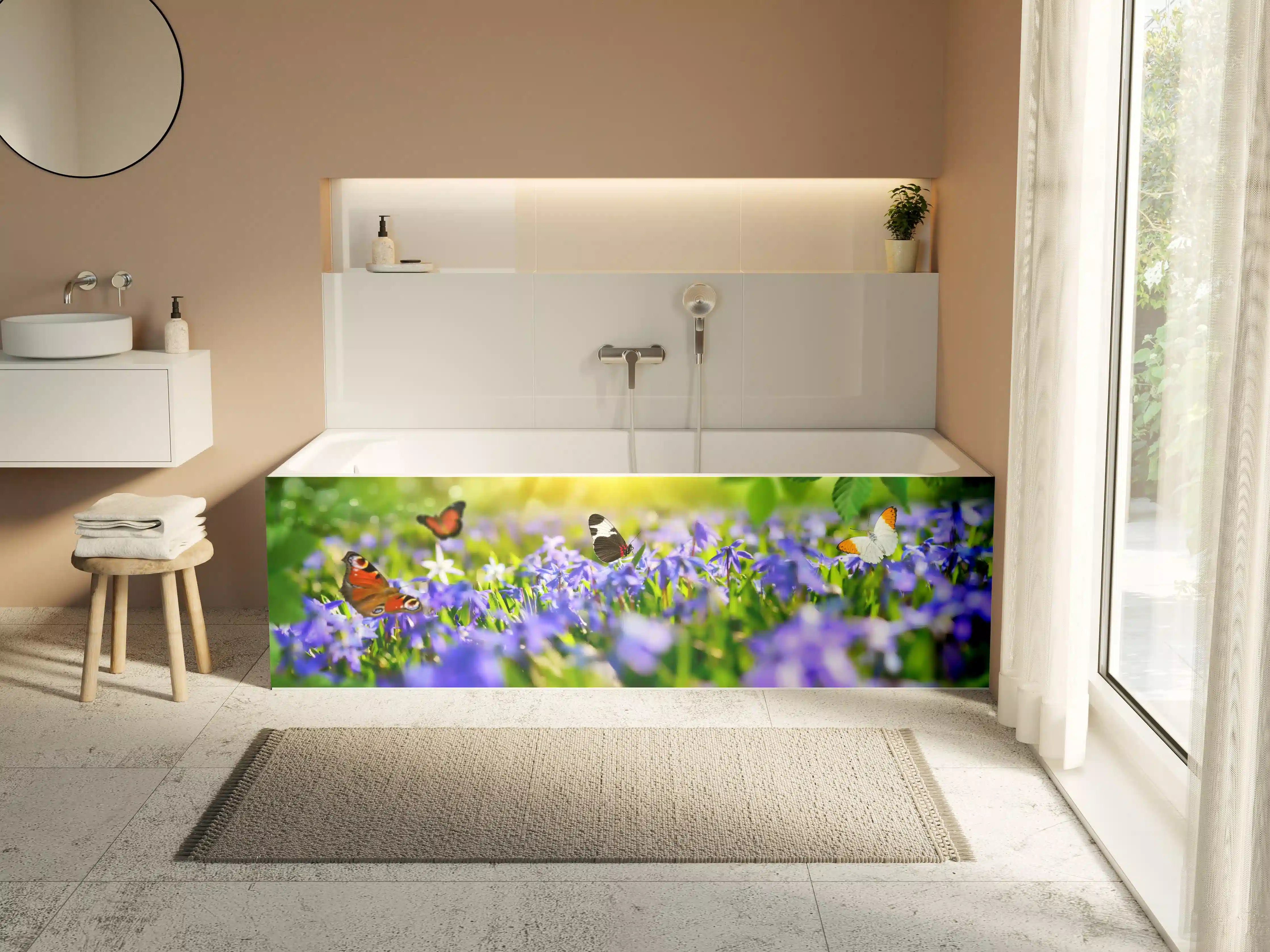 Badewannen-Rückwand - Violette Blumenwiese mit Schmetterlingen