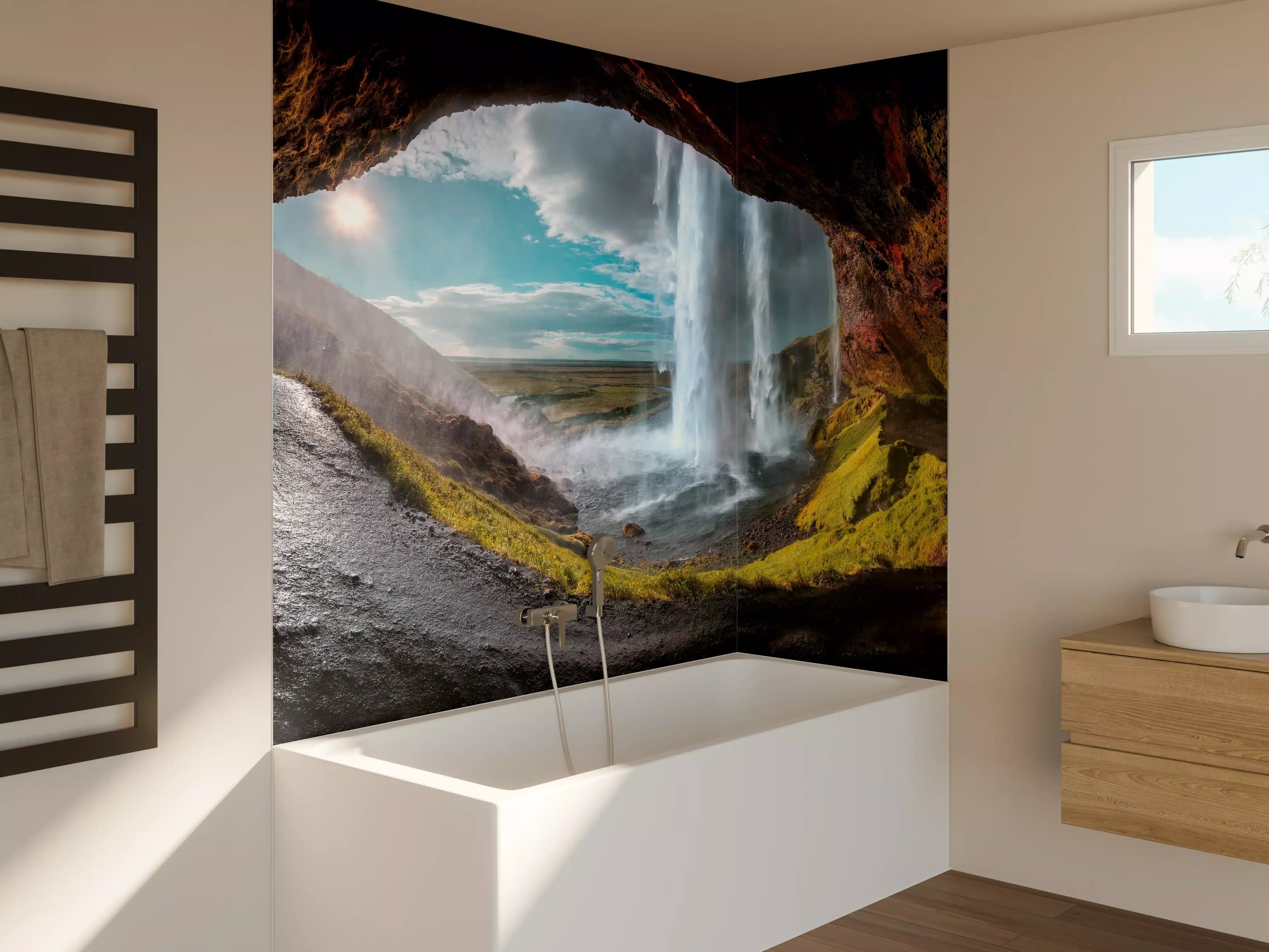 Badewannen-Rückwand - Wasserfall durch Bergtunnel