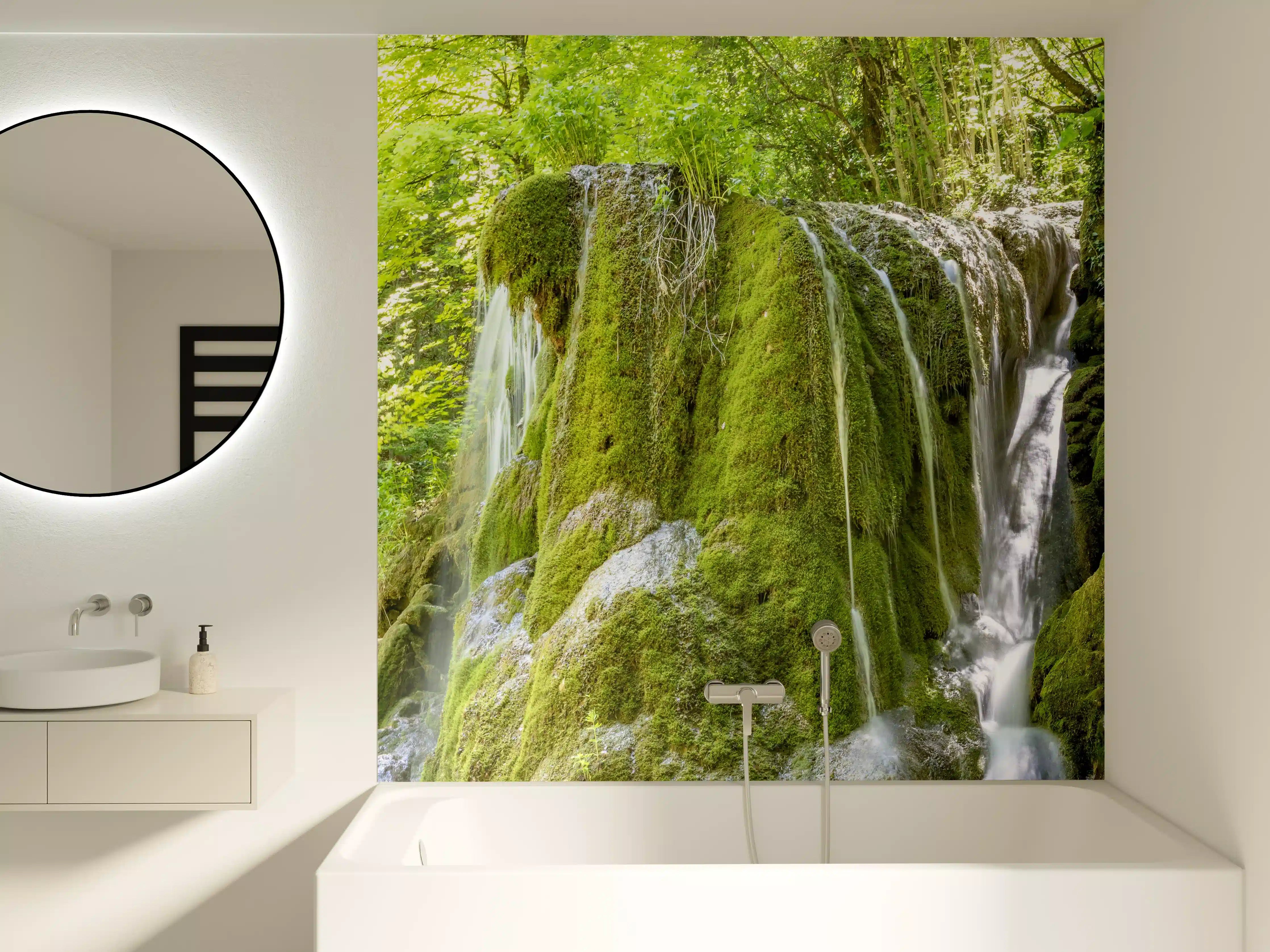 Badewannen-Rückwand - Wasserfall im Wald - Sevastopol