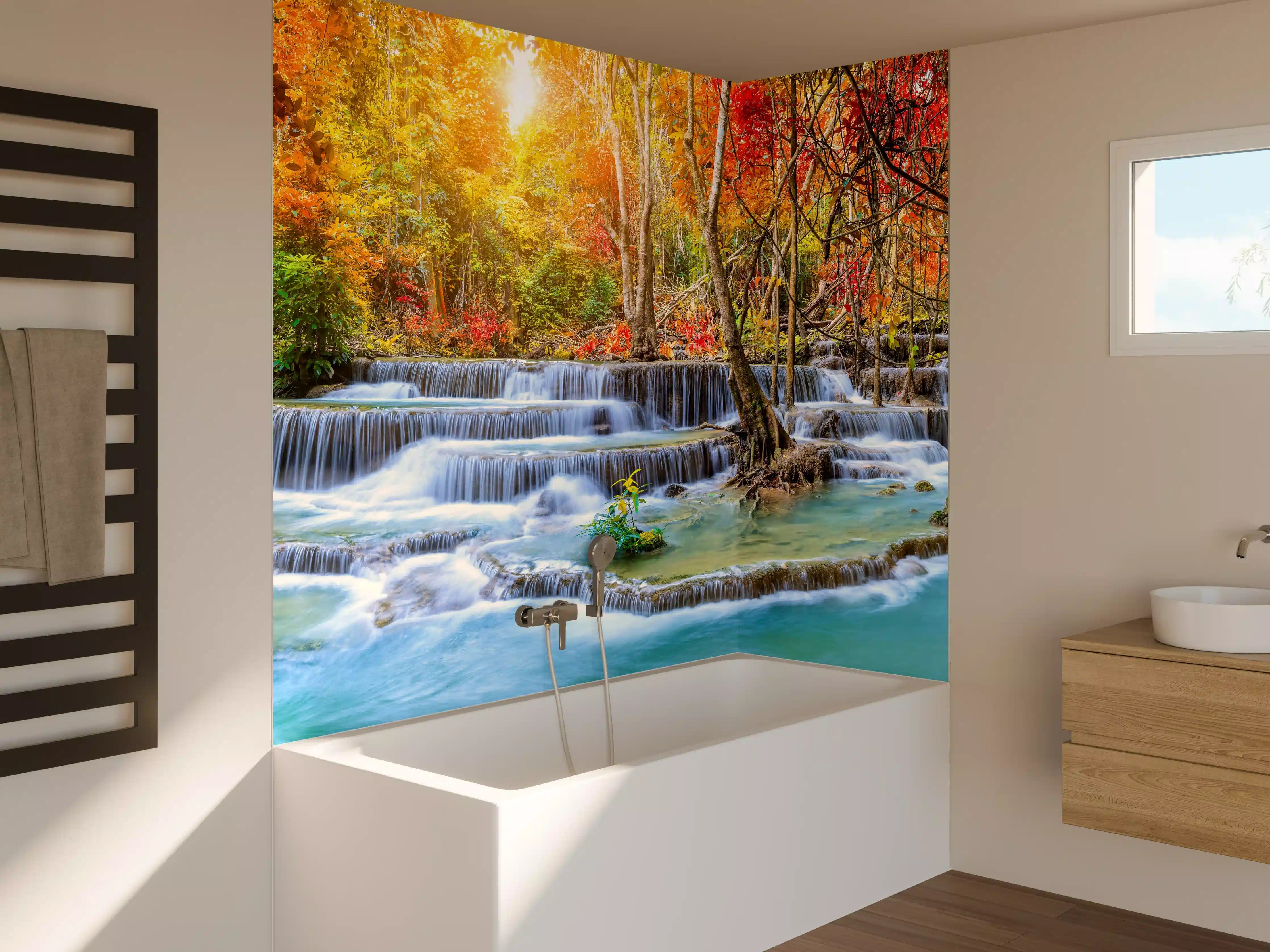 Badewannen-Rückwand - Wasserfall im Wald Thailand Nationalparks