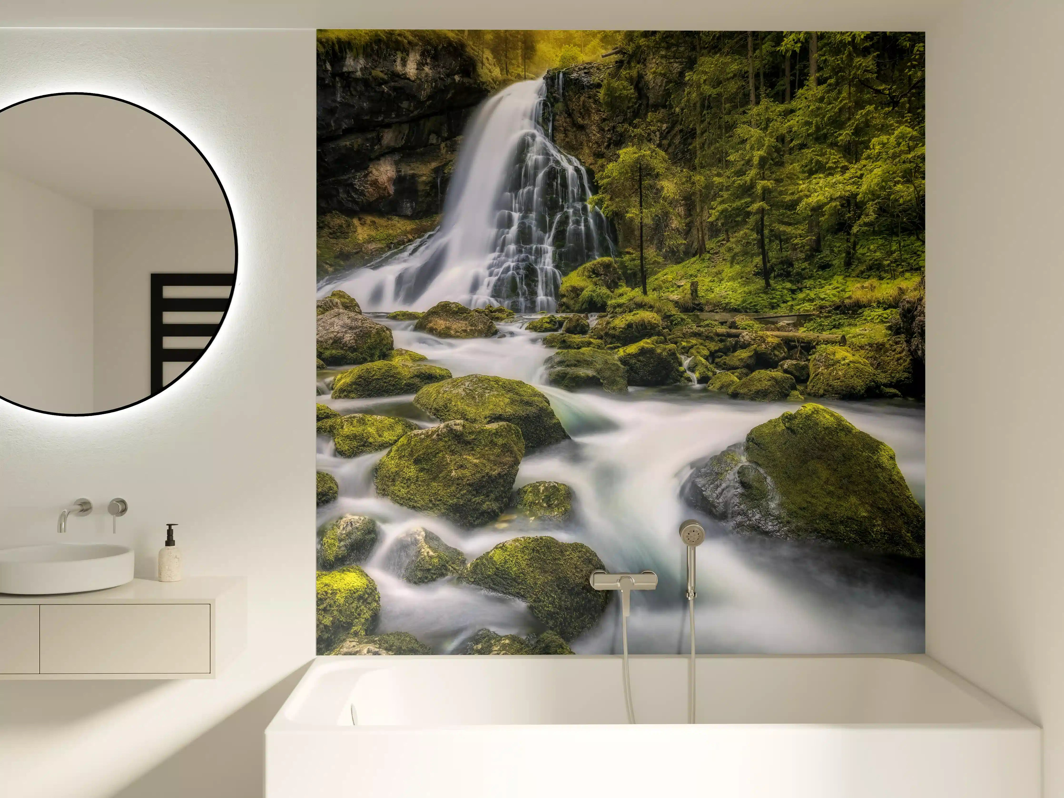 Badewannen-Rückwand - Wasserfall in Golling, Salzburg