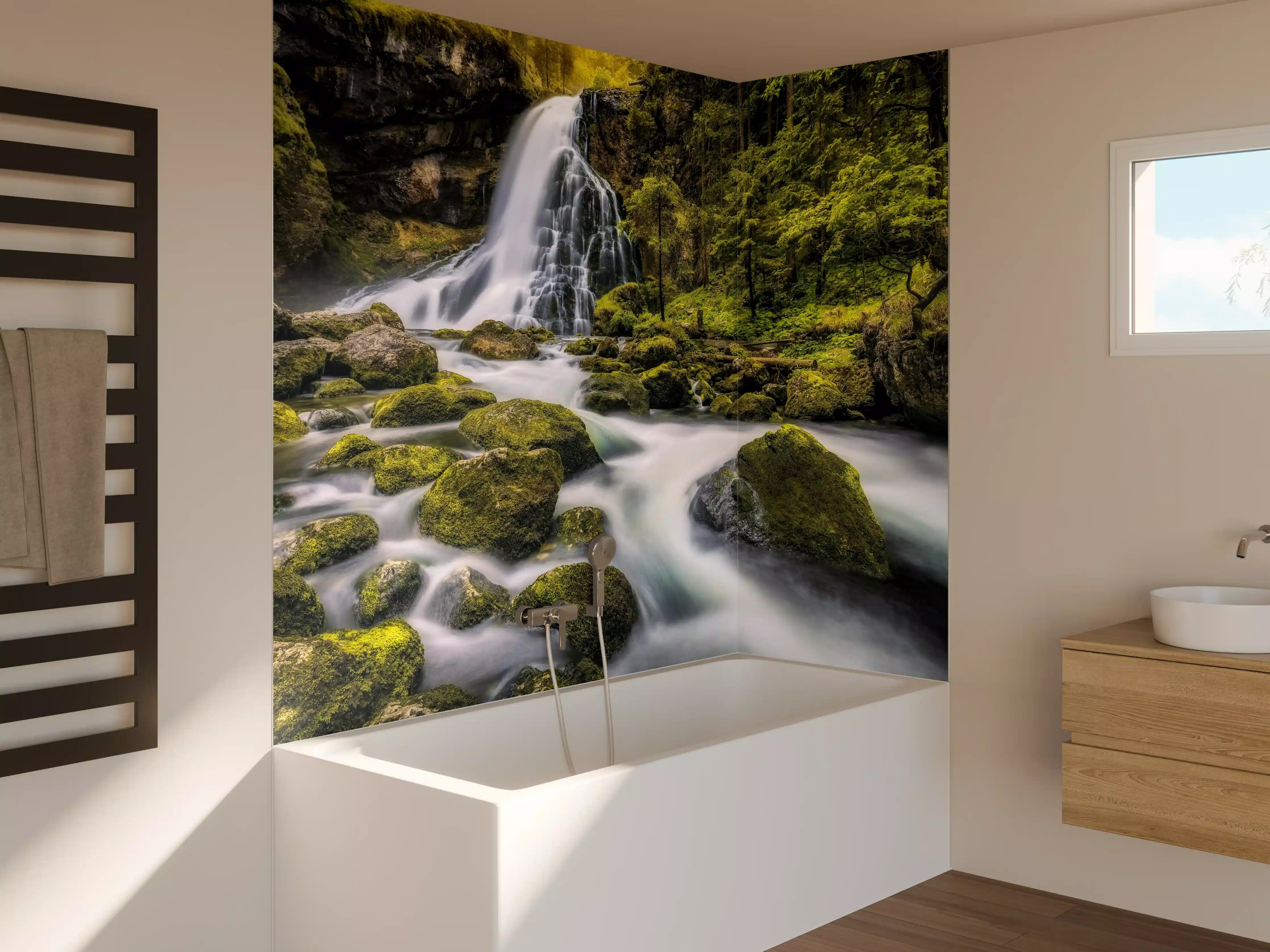 Badewannen-Rückwand - Wasserfall in Golling, Salzburg
