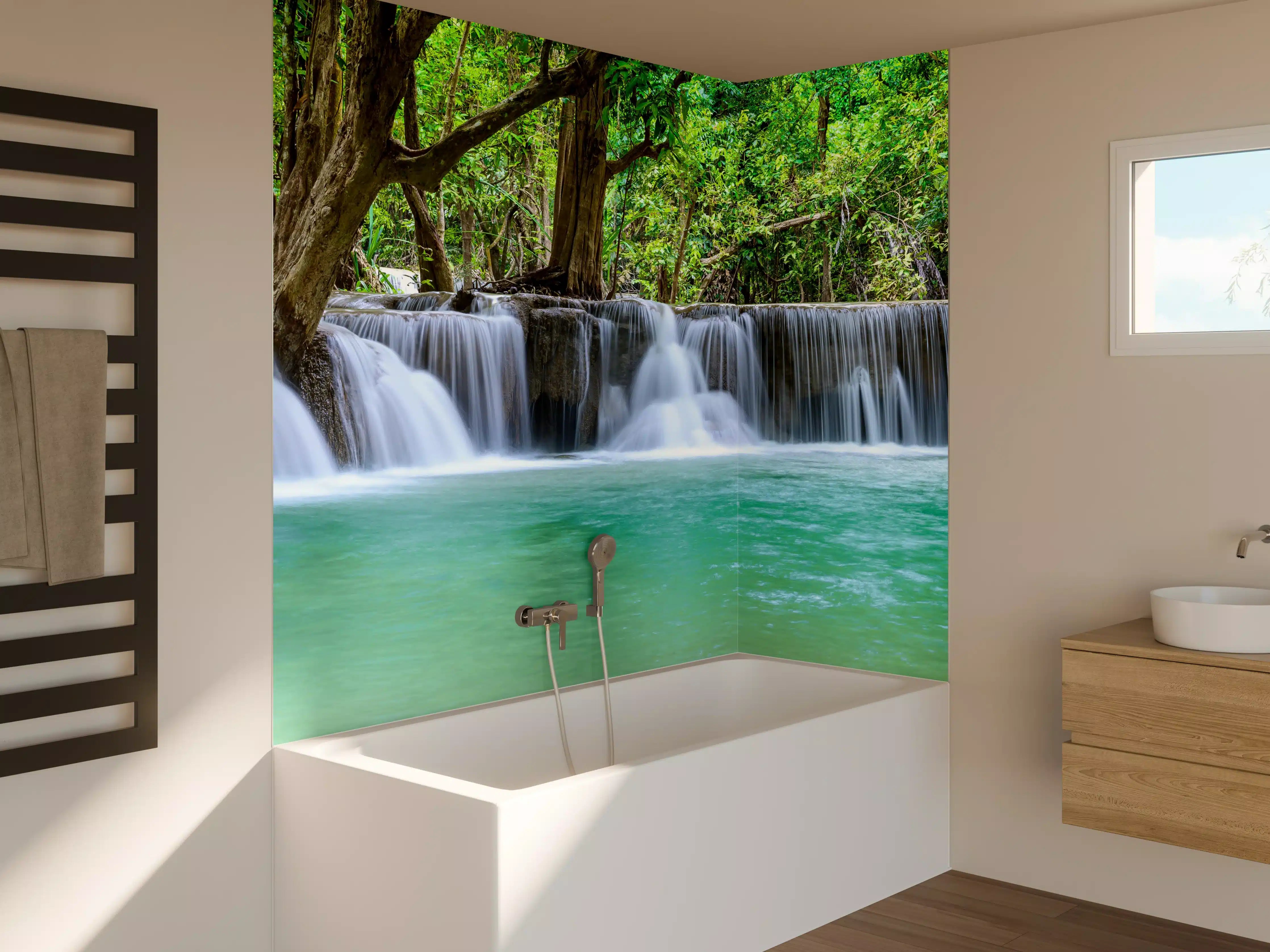 Badewannen-Rückwand - Wasserfall tief im tropischen Wald