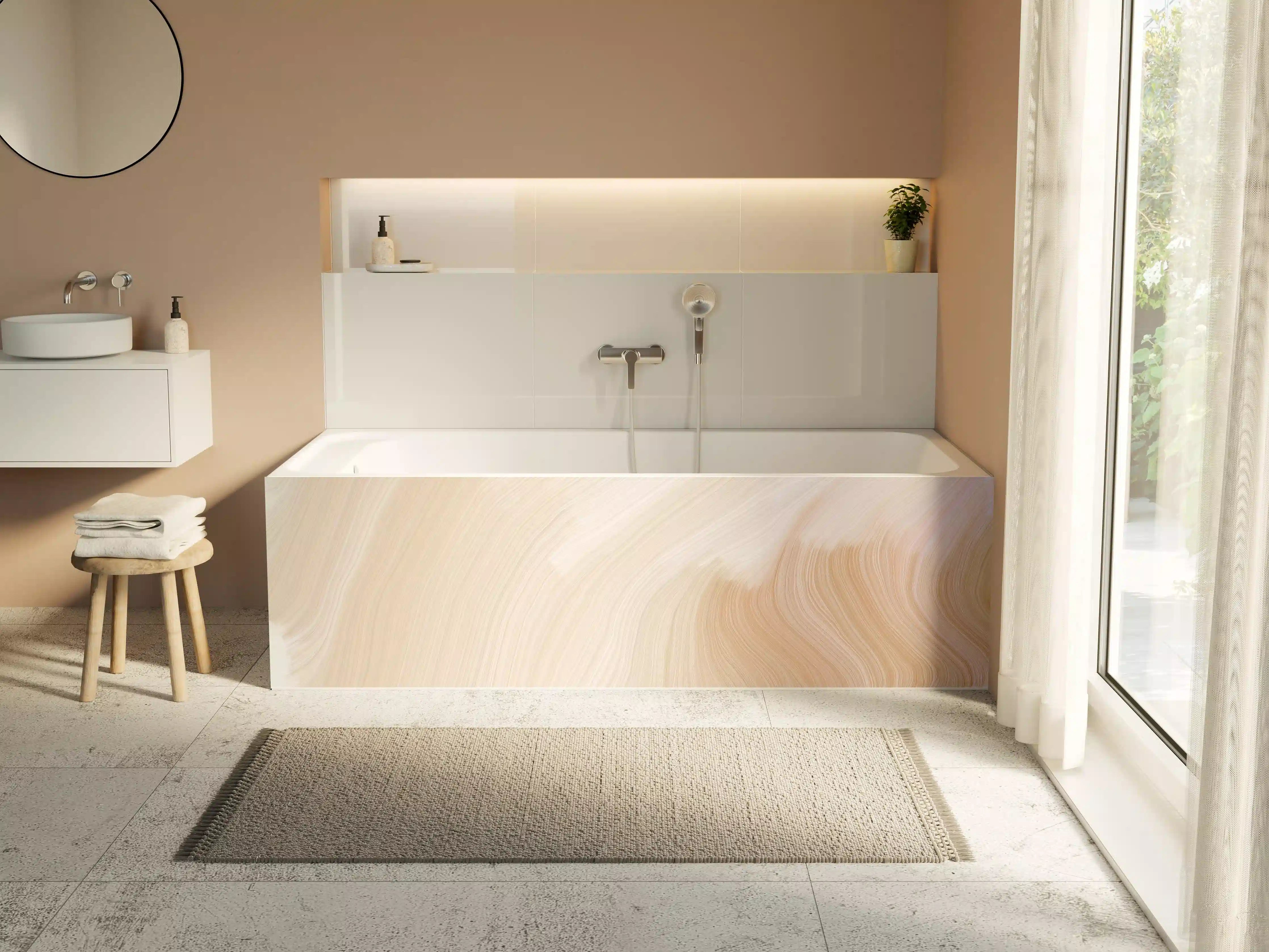 Badewannen-Rückwand - Weiße Marmer-Textur mit zarten Beige- und Rosétönen