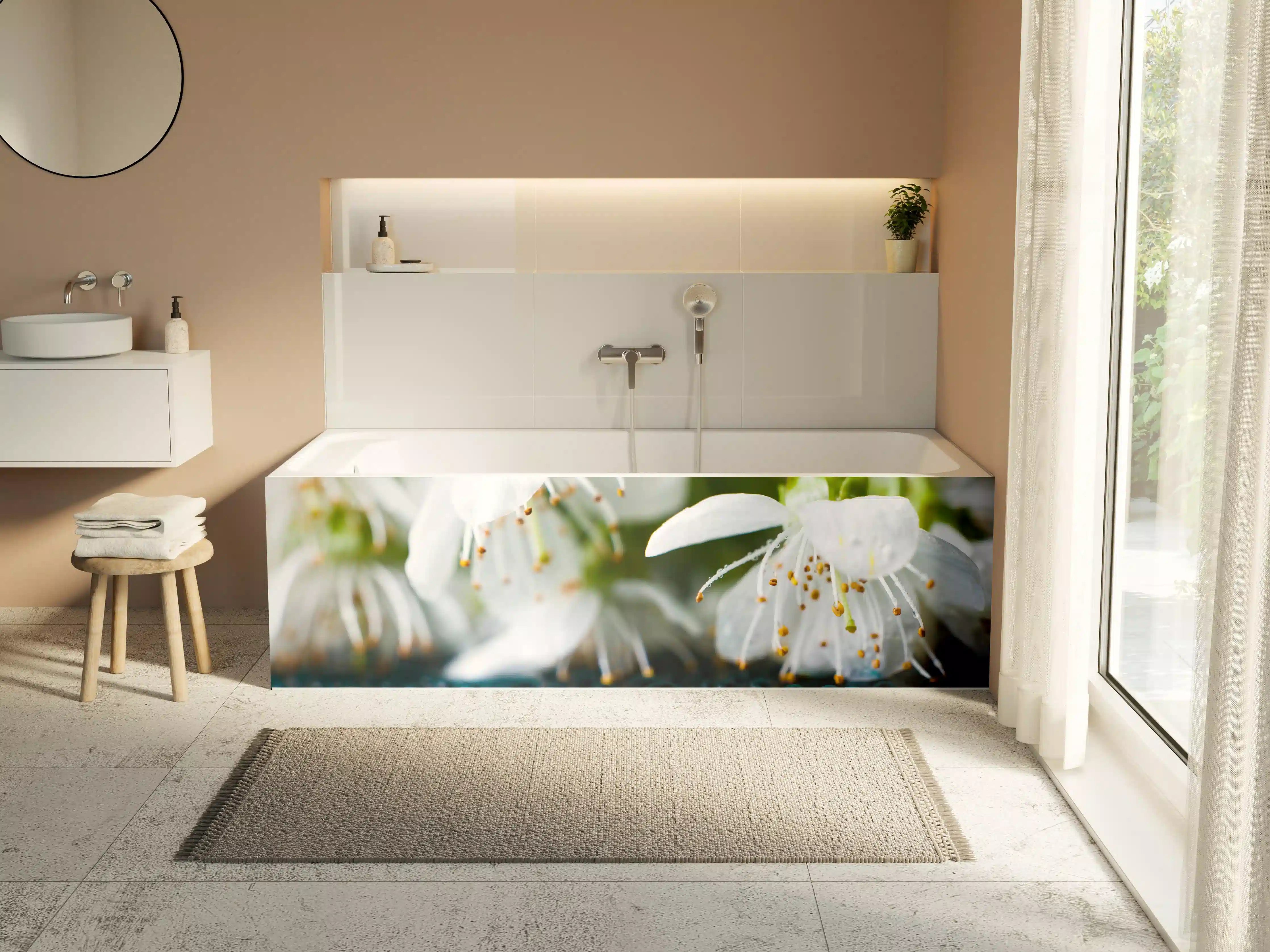 Badewannen-Rückwand - Weiße blühende Frühlingsblumen