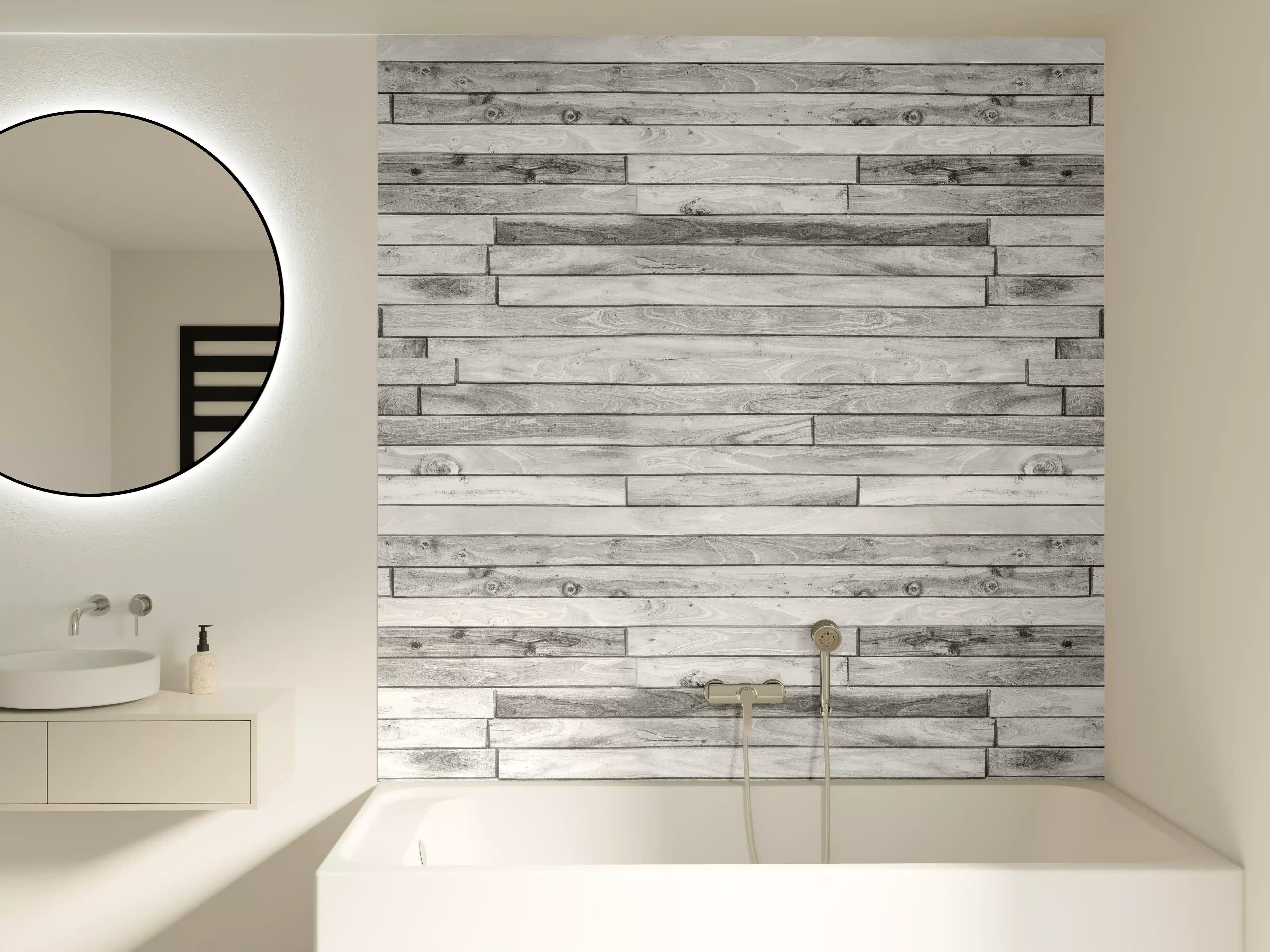 Badewannen-Rückwand - Weiße kleine Kiefernholzstücke