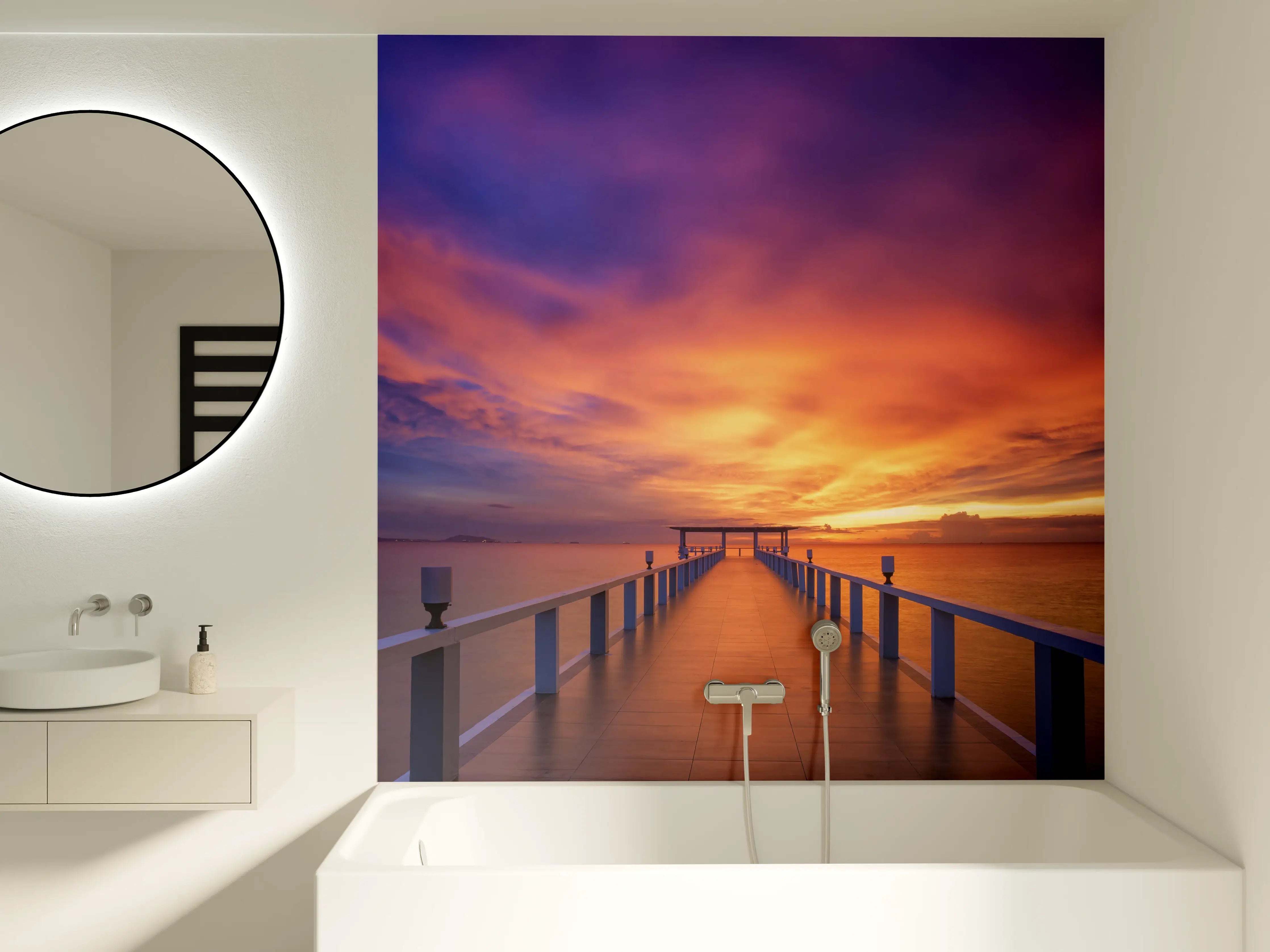 Badewannen-Rückwand - bezaubernde Holzbrücke in Chon Buri