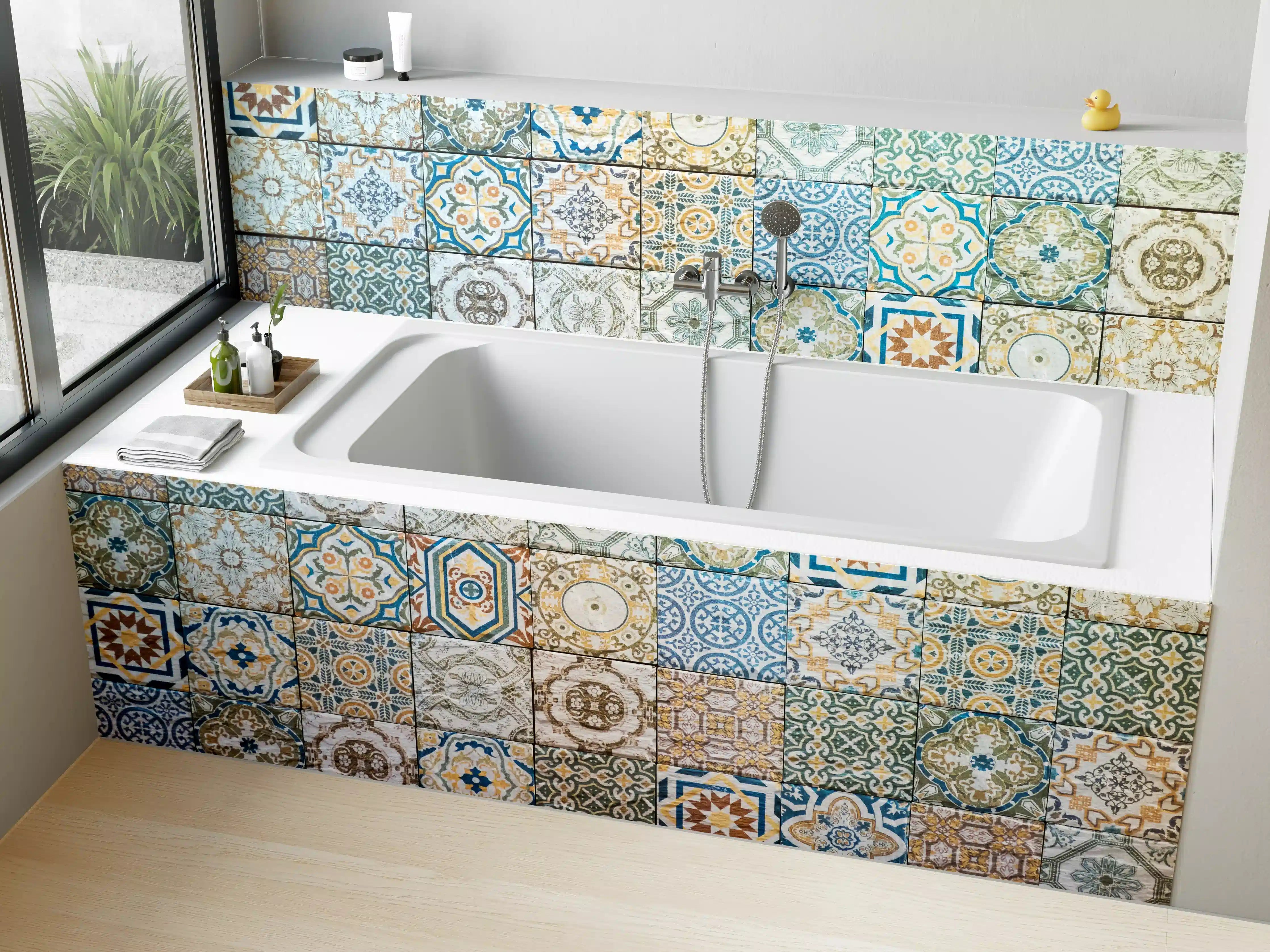 Badewannen-Rückwand - buntes Mosaik im spanischen Stil