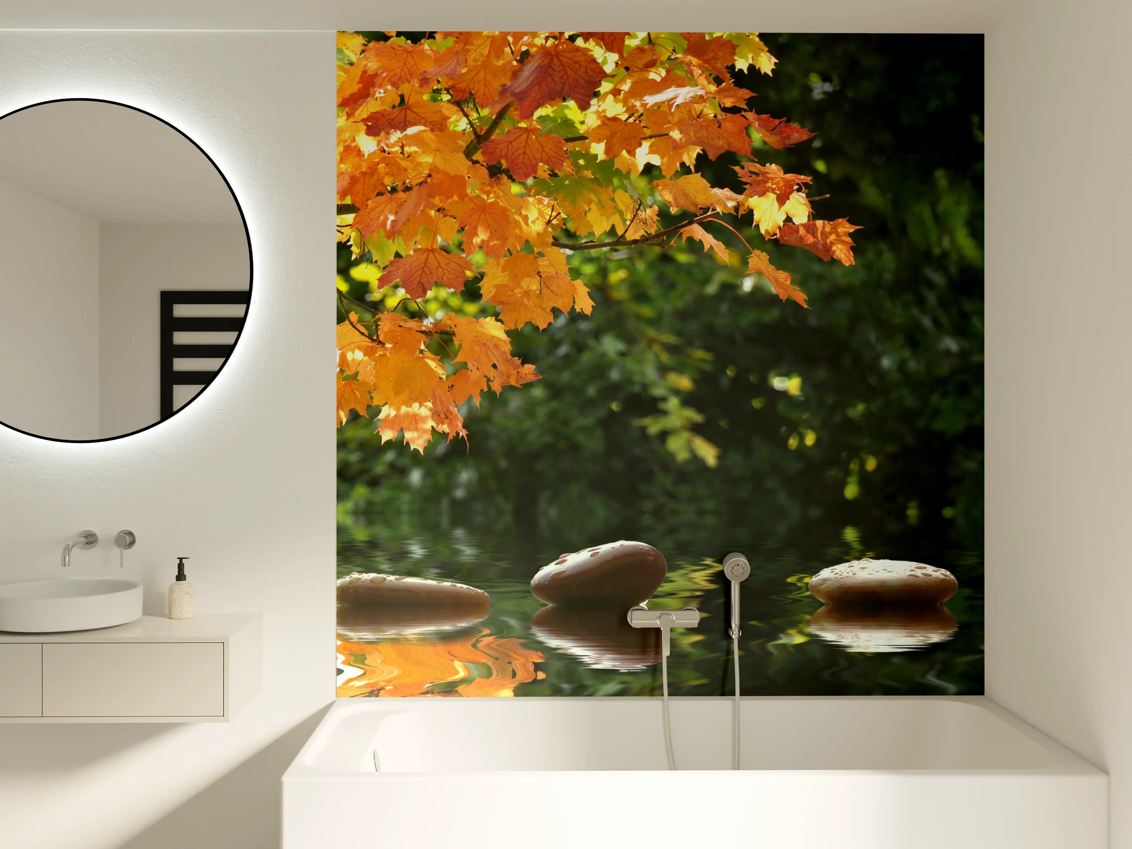 Badewannen-Rückwand - kraftvolle Steine im Teich