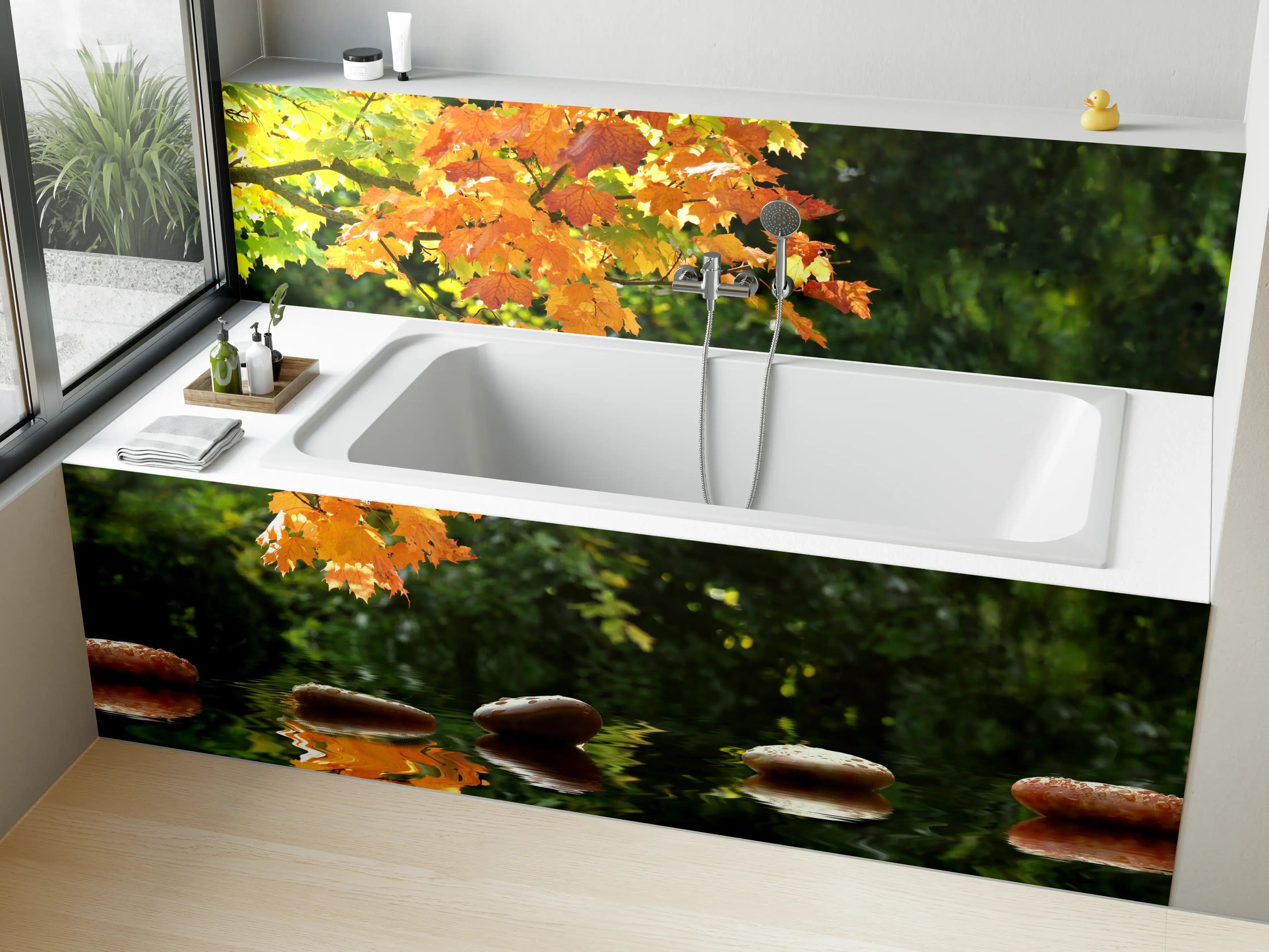 Badewannen-Rückwand - kraftvolle Steine im Teich