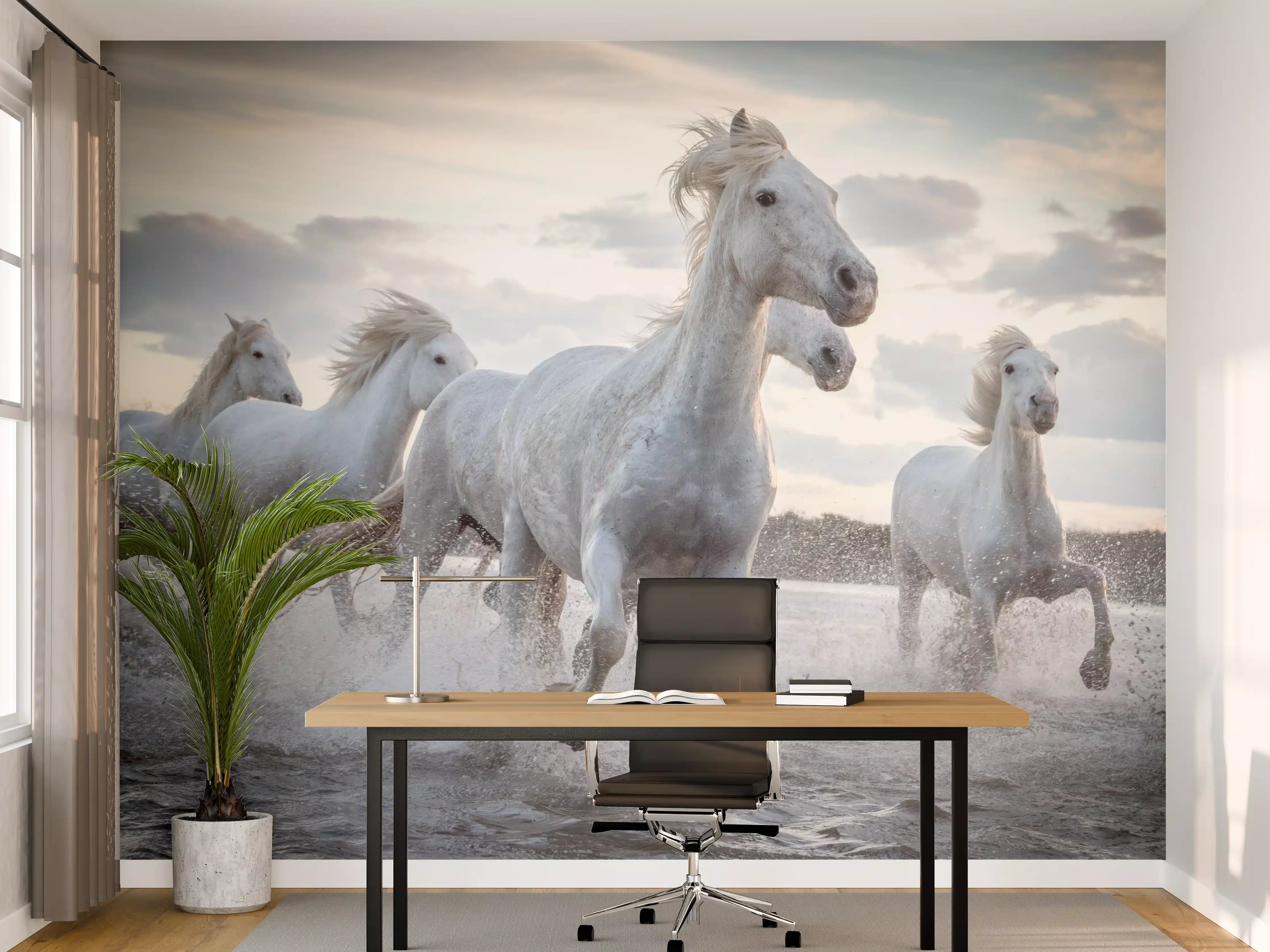 Büro Wandgestaltung -  lebhafte Pferdeherde in Camargue