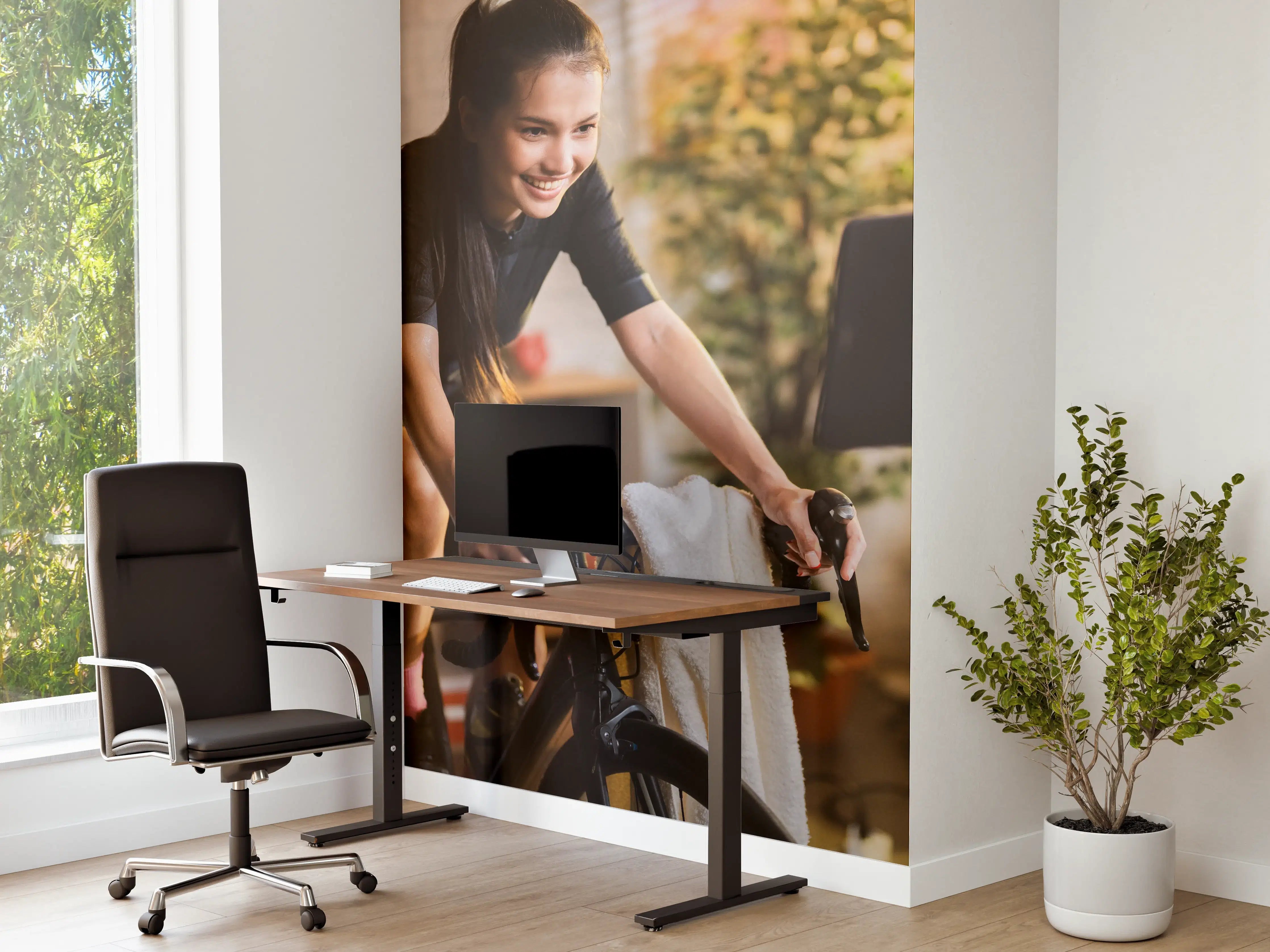 Büro Wandgestaltung - Asiatische Radfahrerin