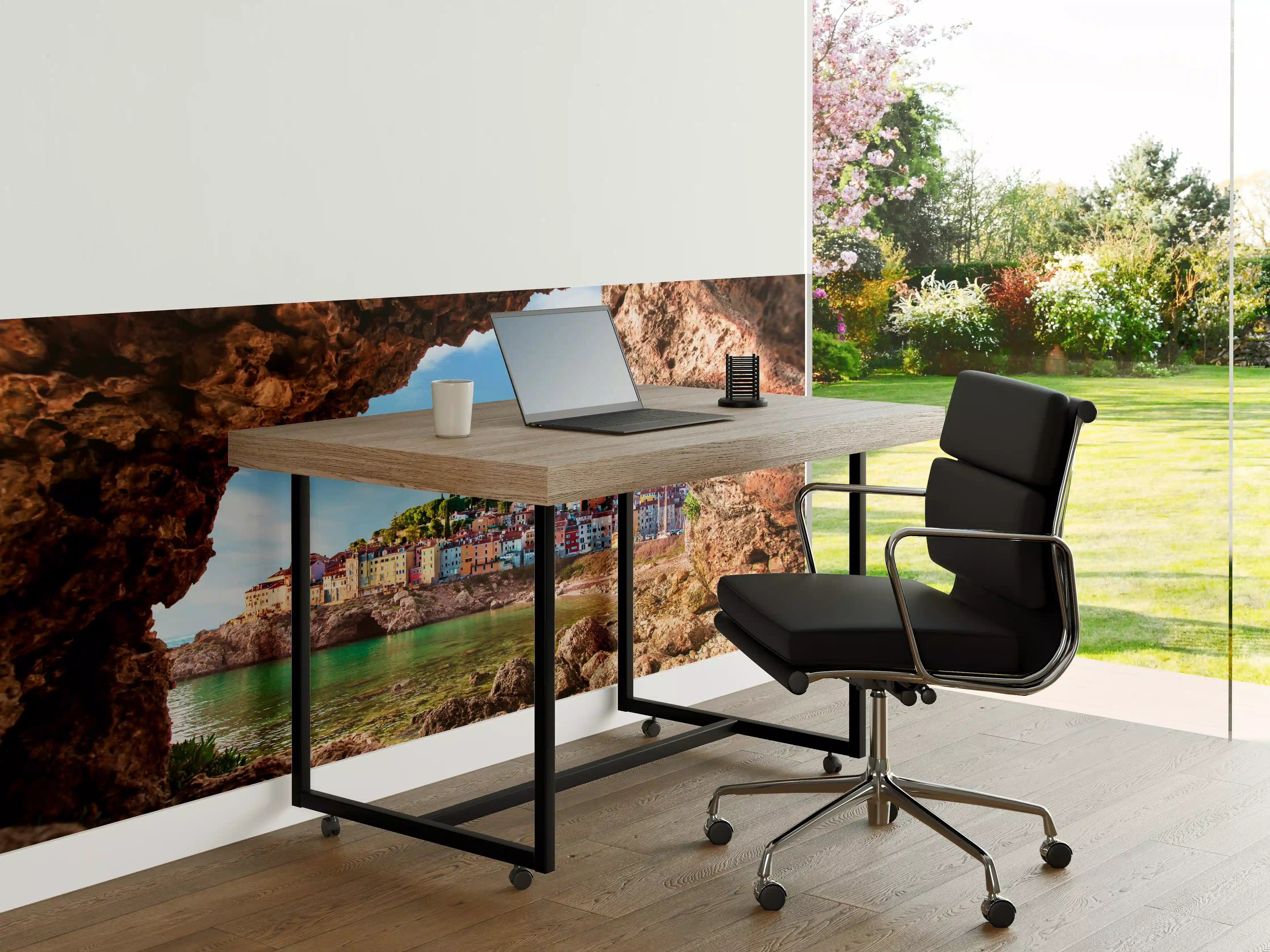 Büro Wandgestaltung - Außergewöhnlicher Blick auf alte Uhr in Piran