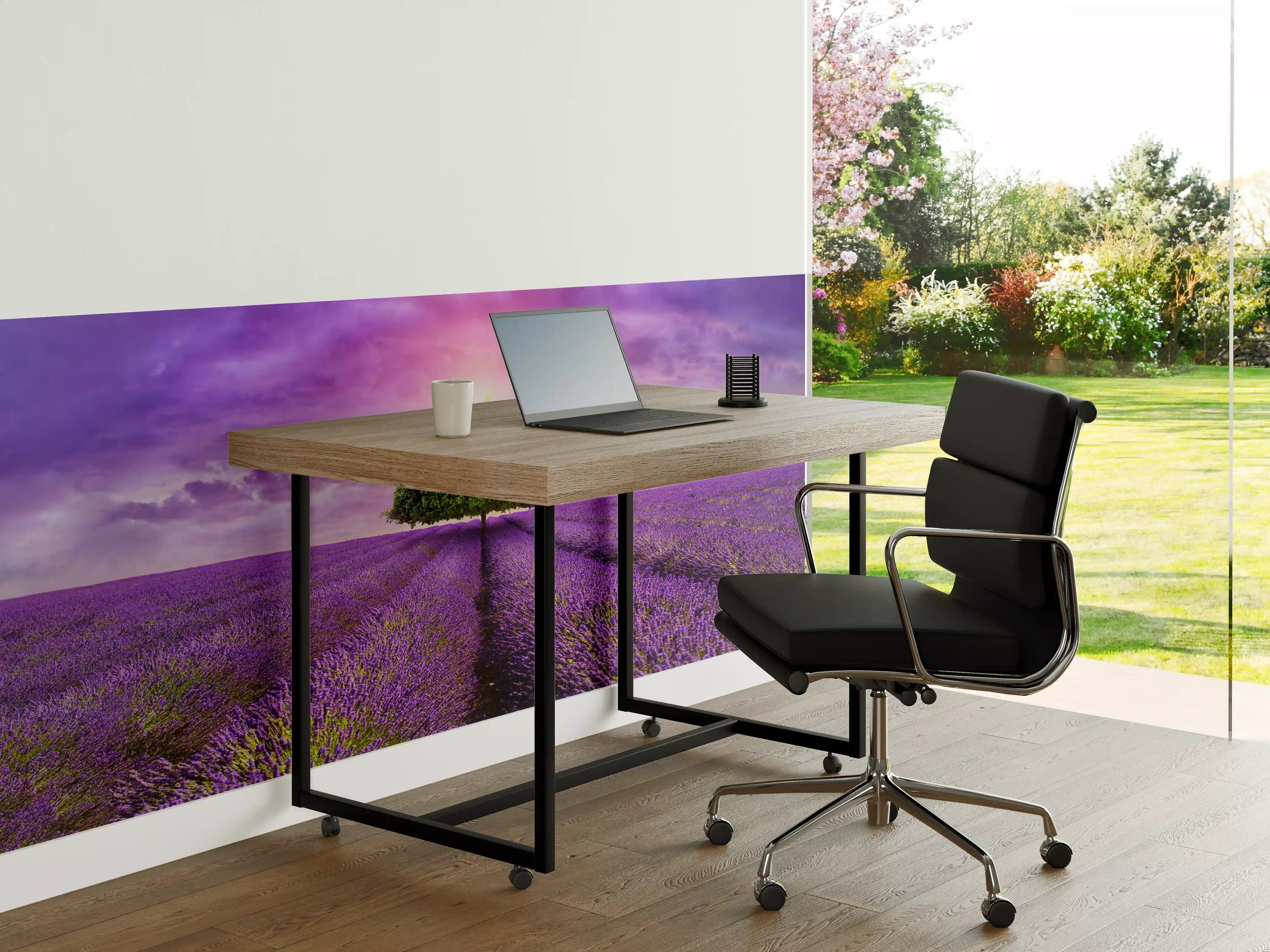 Büro Wandgestaltung - Baum im schönen lavendel Feld