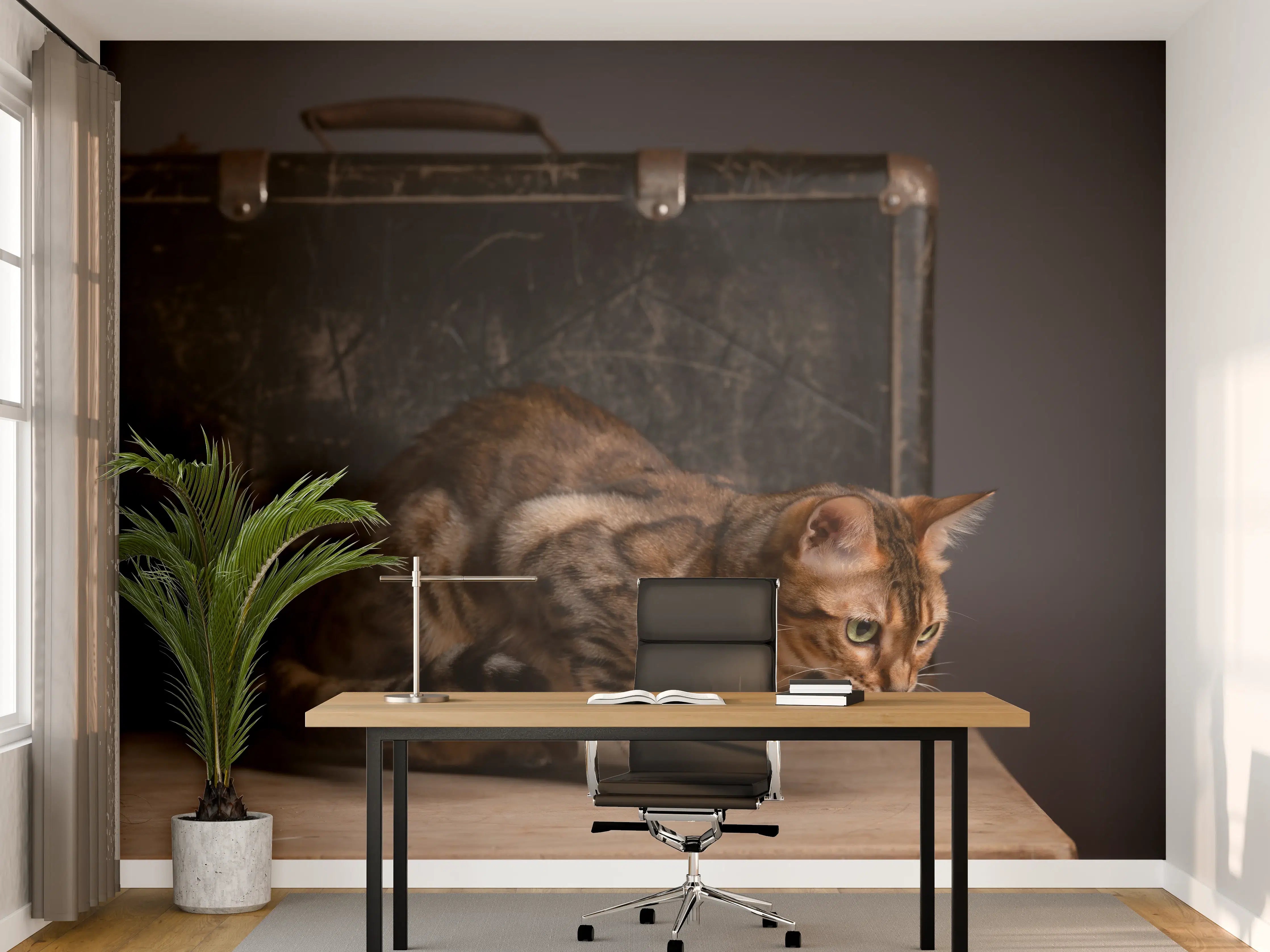 Büro Wandgestaltung - Bengalkatze auf Holztisch