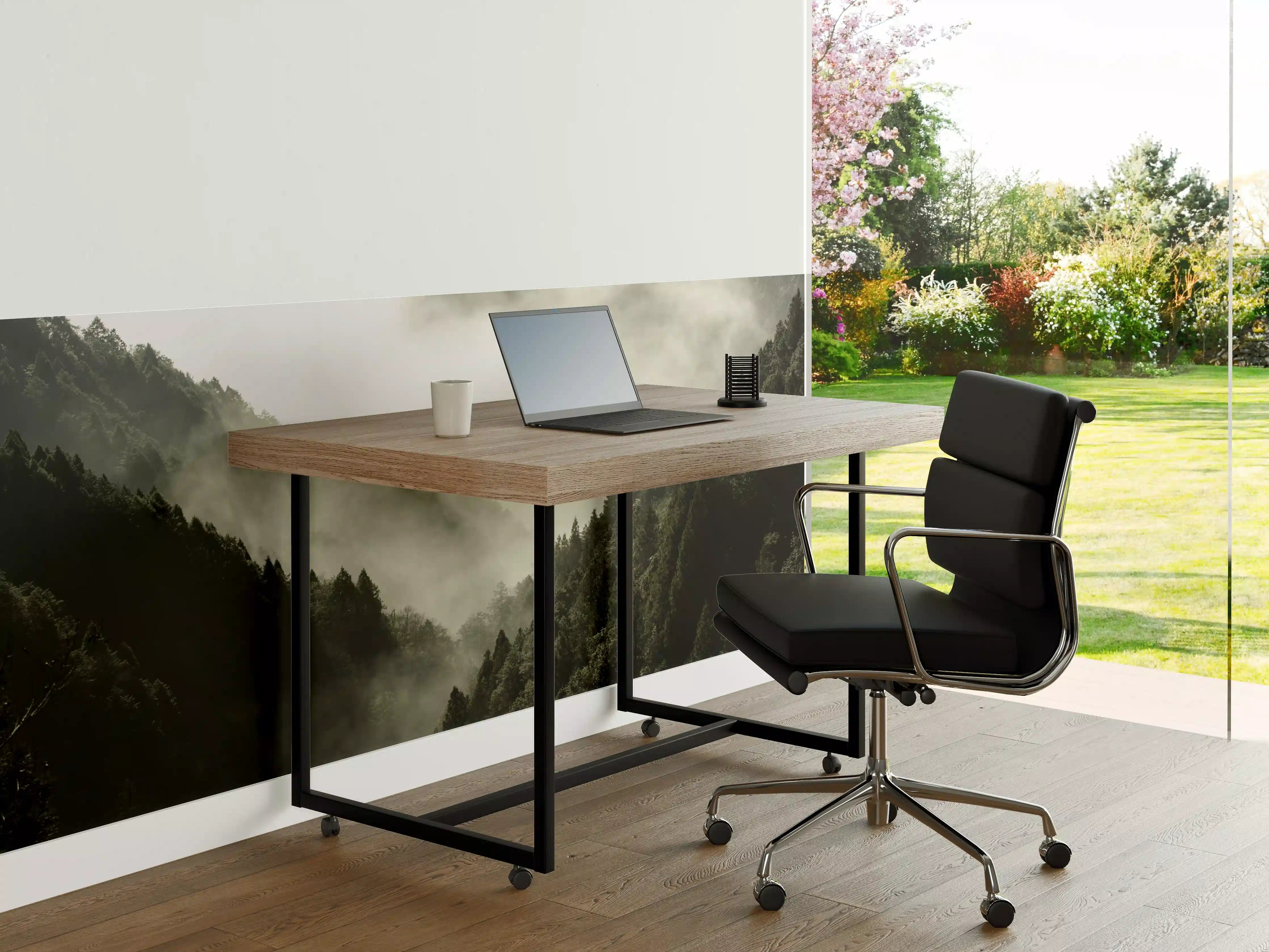 Büro Wandgestaltung - Berg bedeckt in Nebel und Wolken