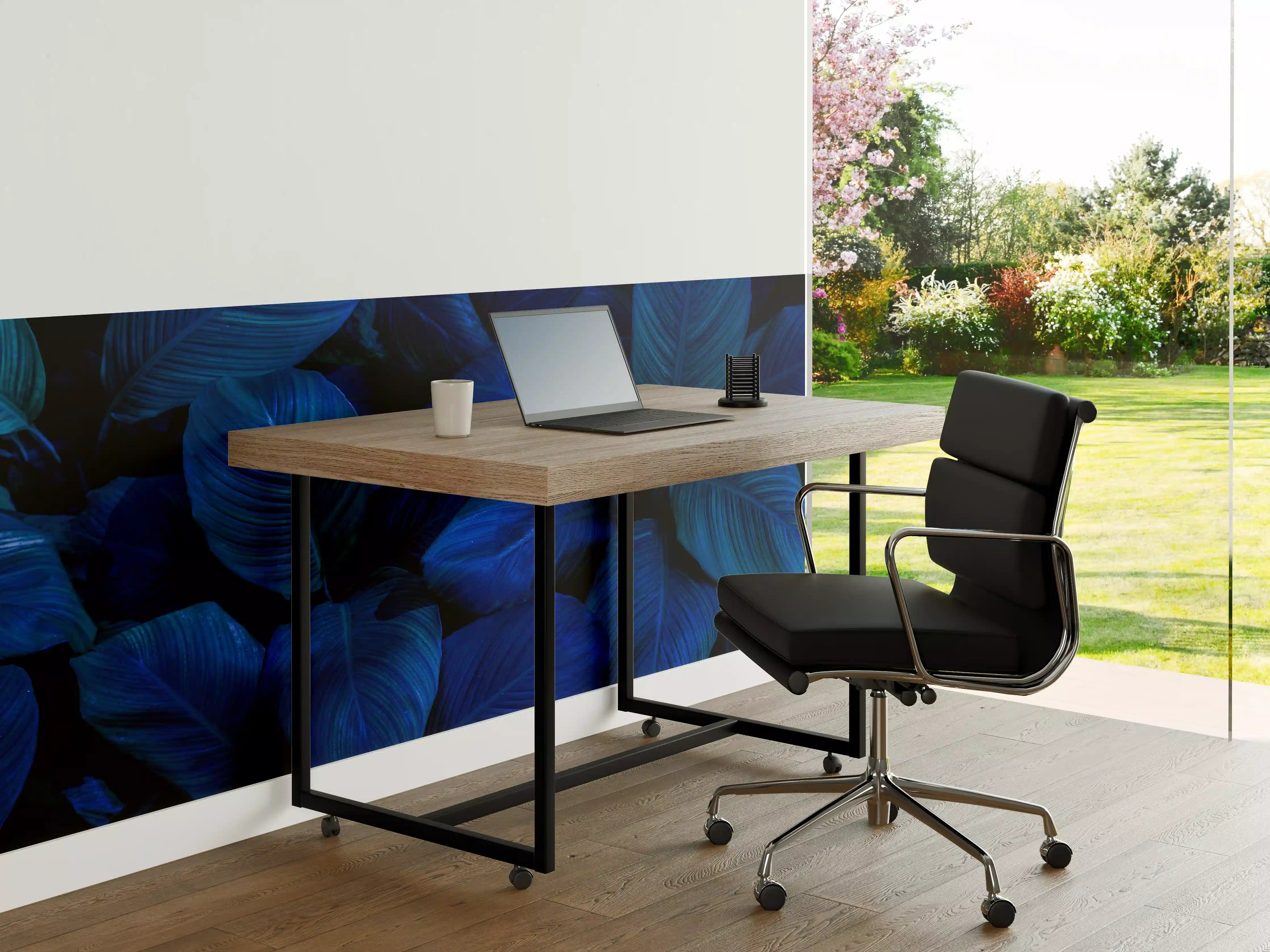 Büro Wandgestaltung - Bläuliche Blätter auf dunklem Hintergrund