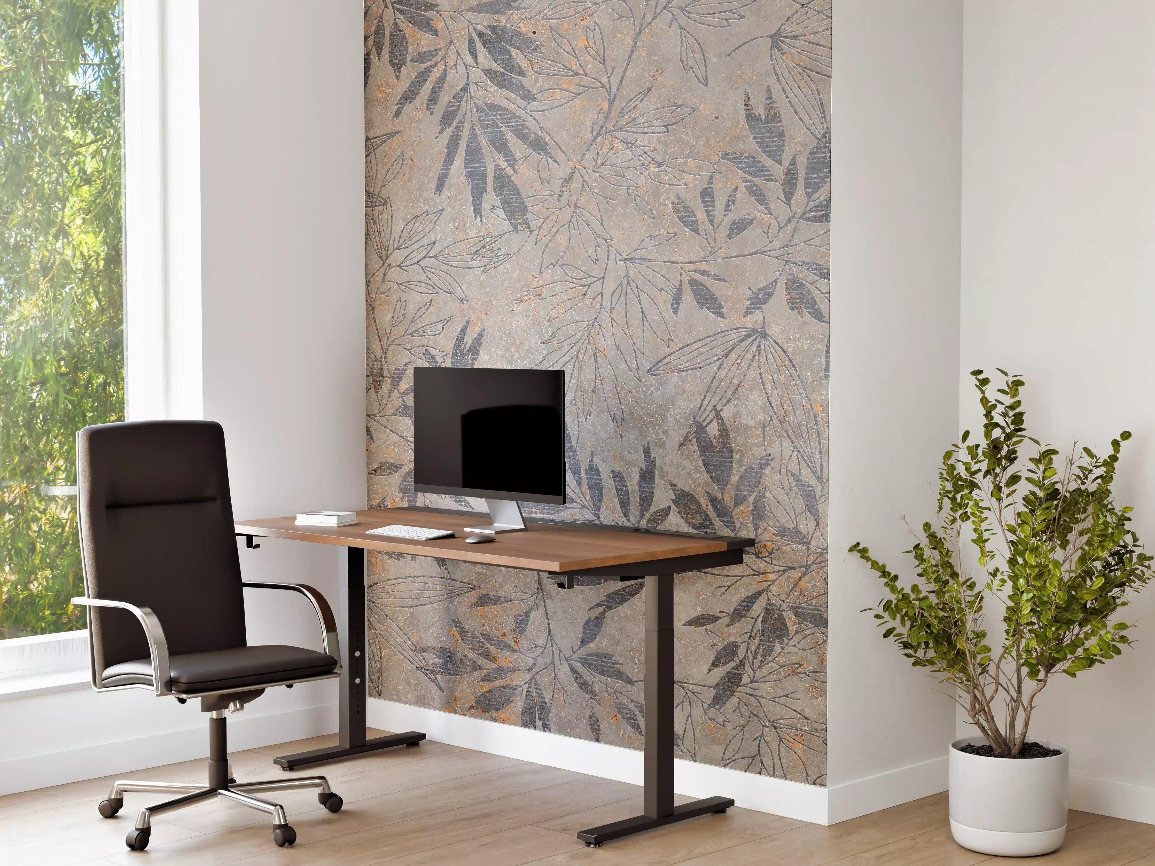 Büro Wandgestaltung - Blumen auf alten weißen Wandhintergrund