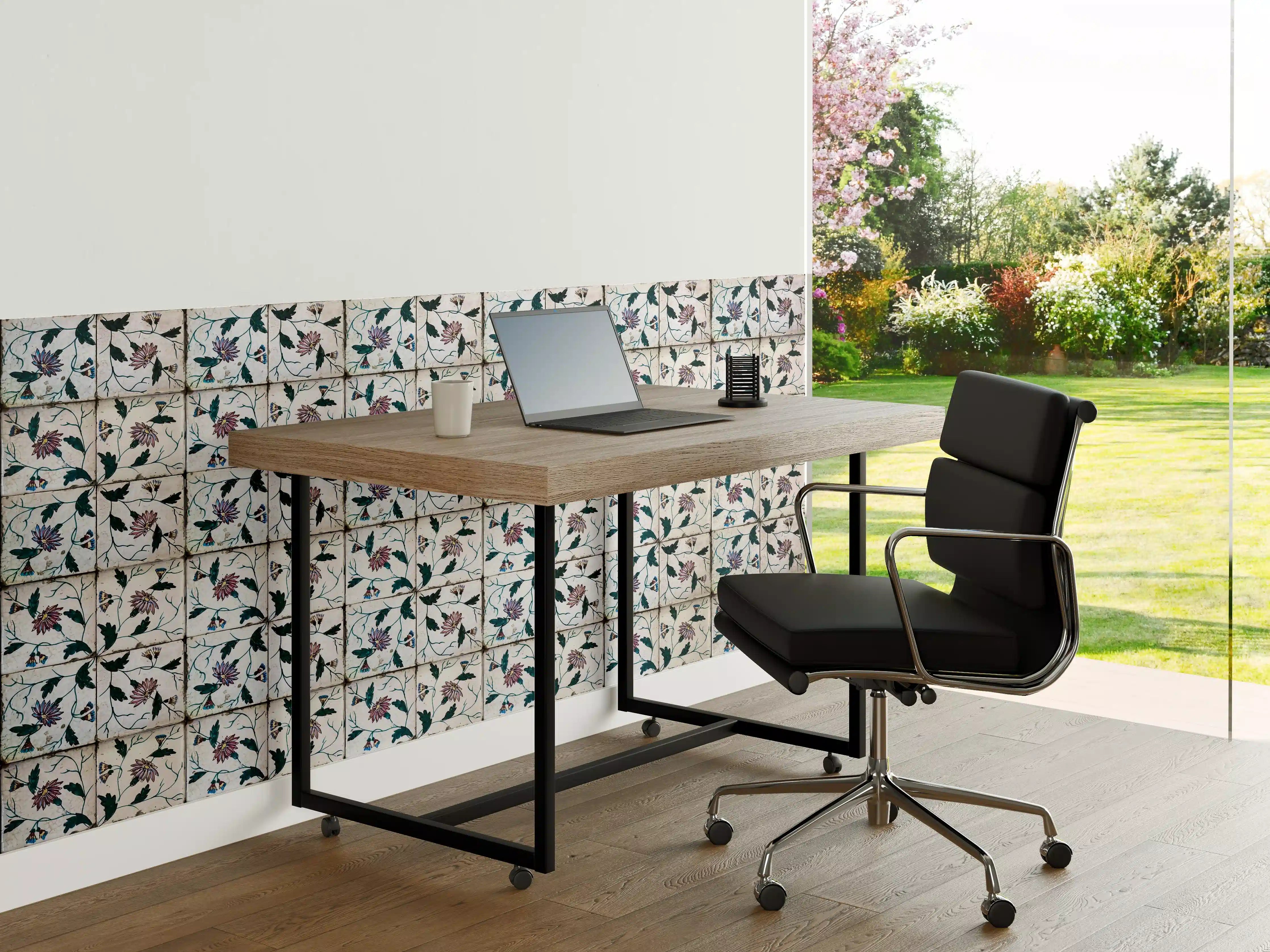 Büro Wandgestaltung - Blumenmuster-Fliesen in Pastellfarben