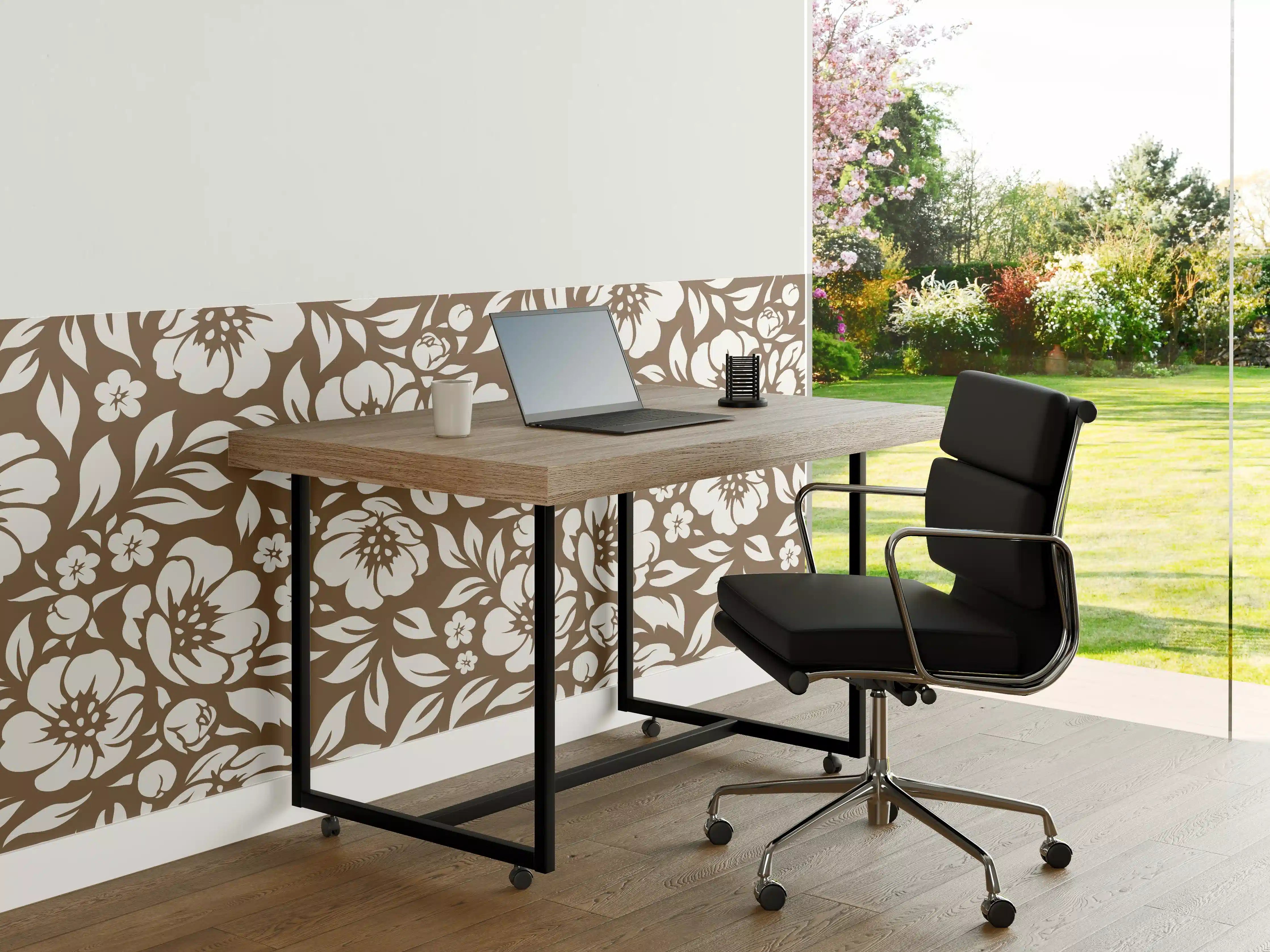 Büro Wandgestaltung - Blumenmuster in Braun