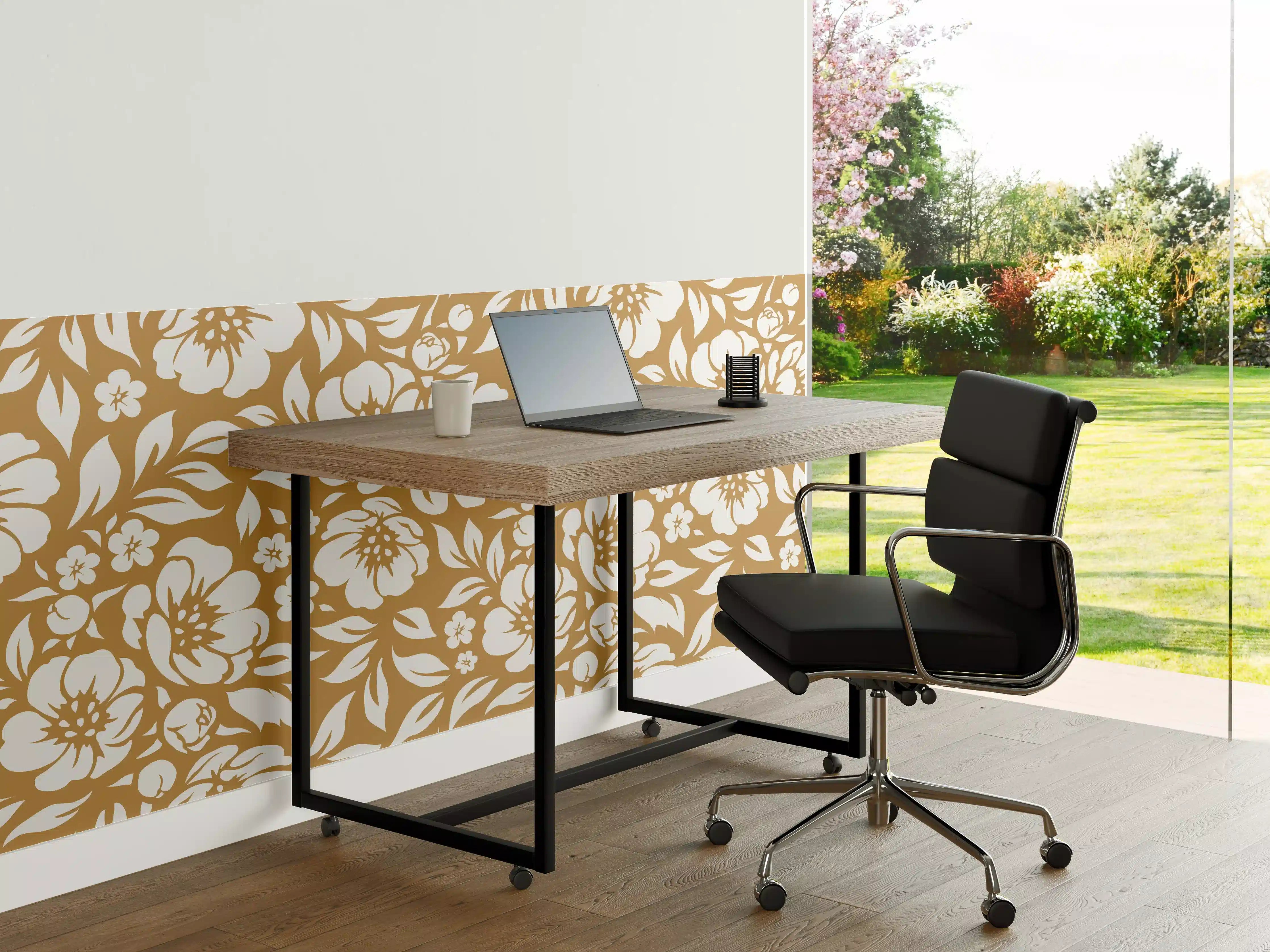Büro Wandgestaltung - Blumenmuster in warmem Ocra-Ton