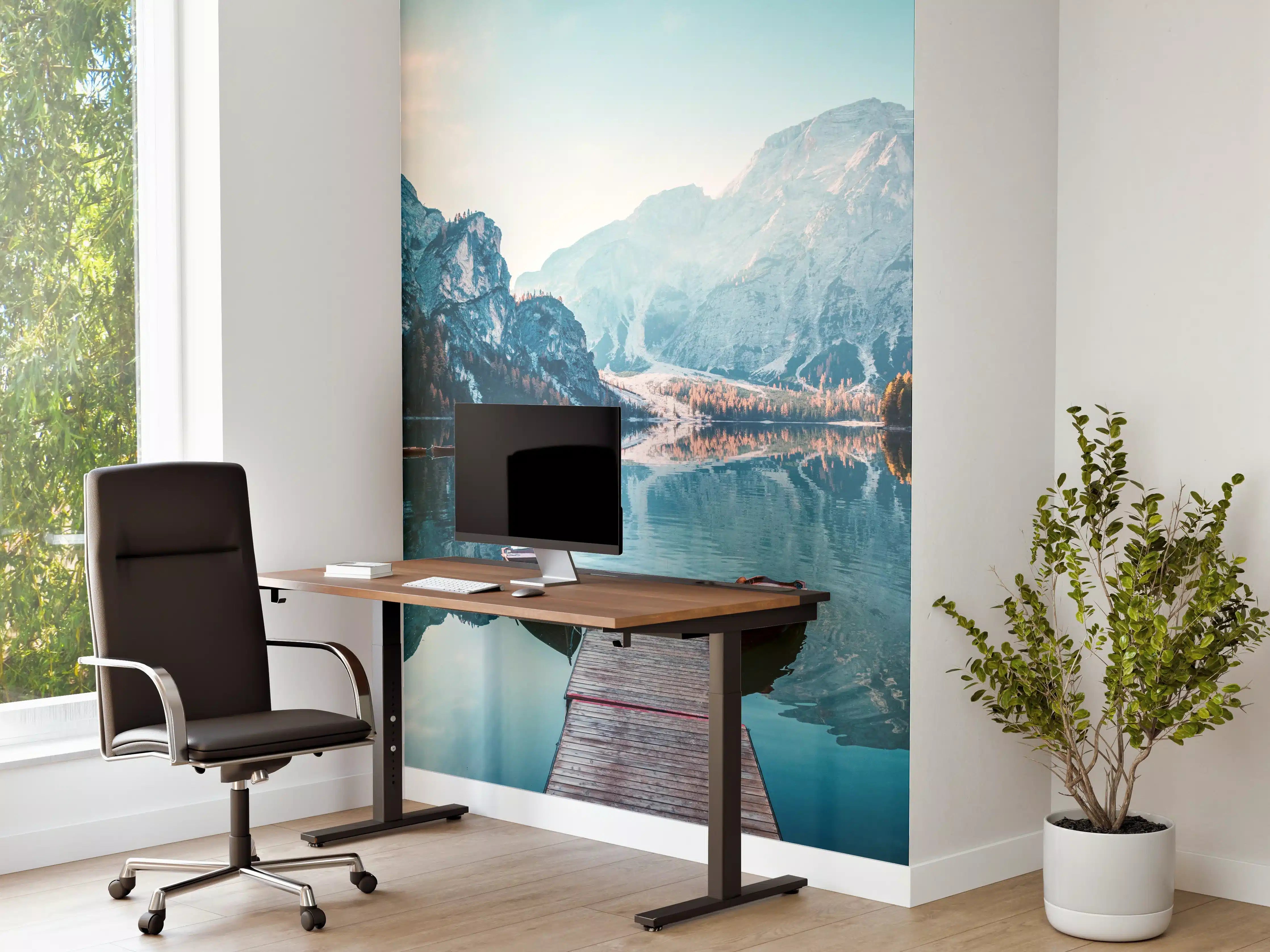 Büro Wandgestaltung - Boote auf dem Pragser Wildsee in den Dolomiten