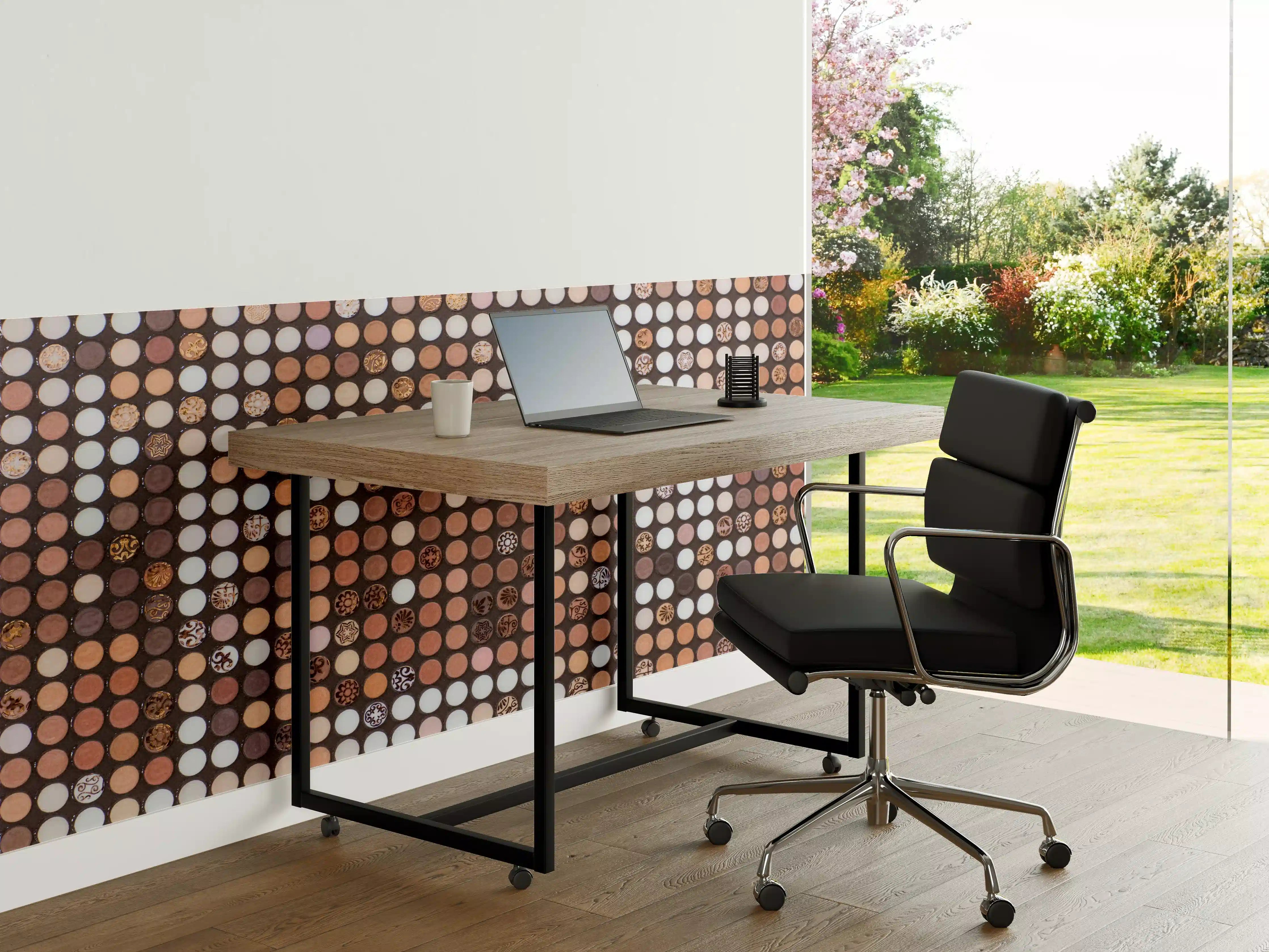 Büro Wandgestaltung - Braune Holzperlenmosaik mit Grau- und Weißtönen