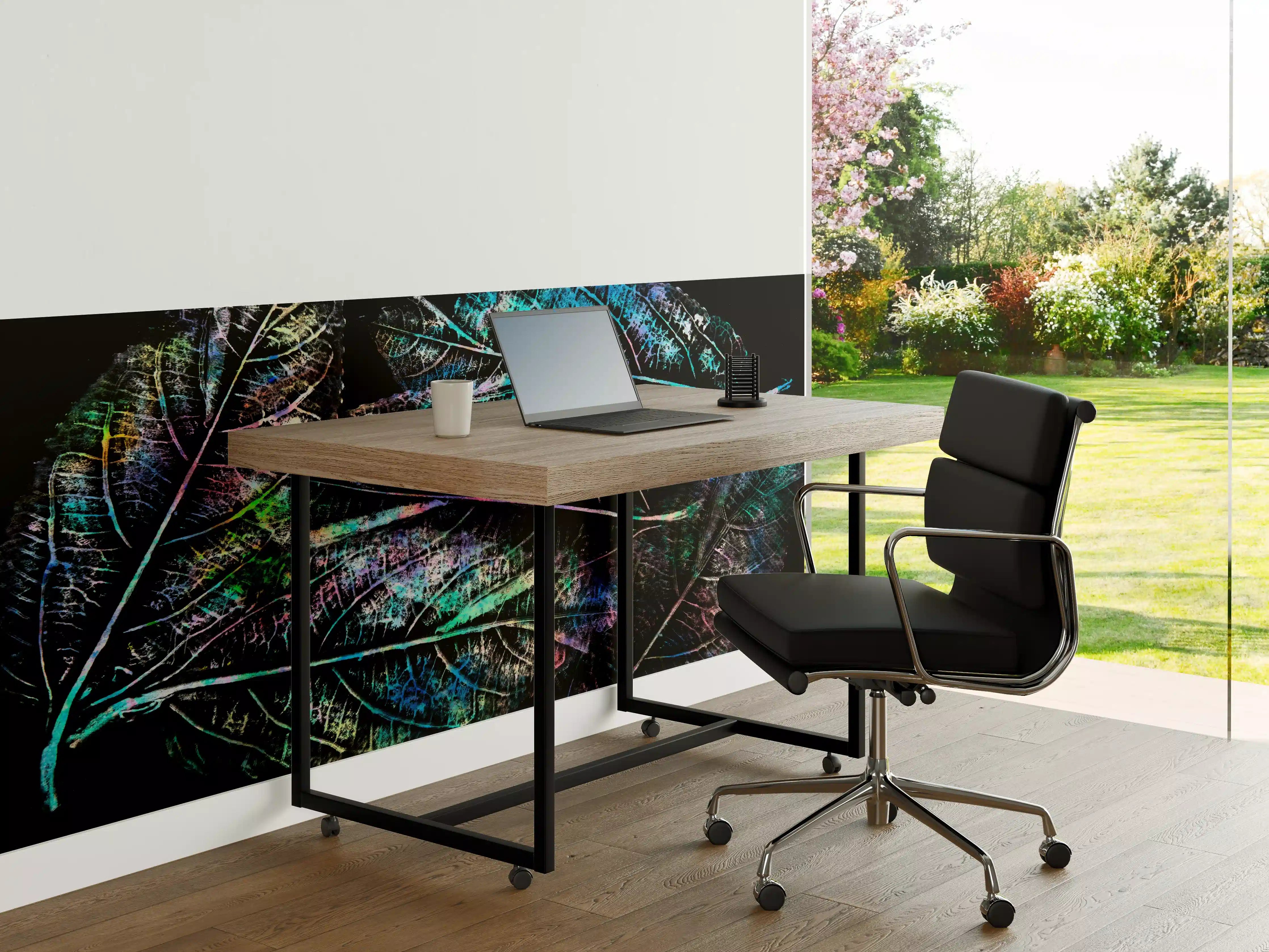 Büro Wandgestaltung - Bunte Blattstruktur auf Schwarz